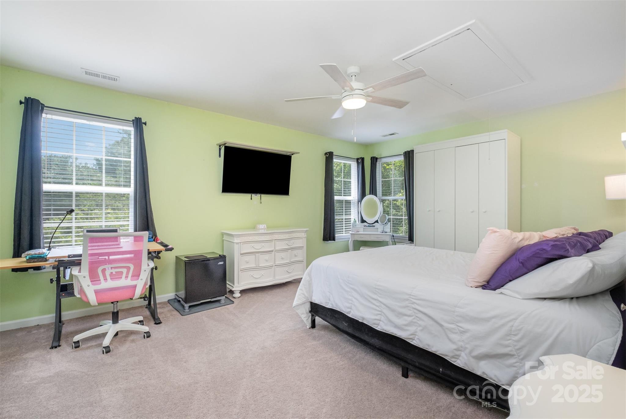 812 Thornapple Court