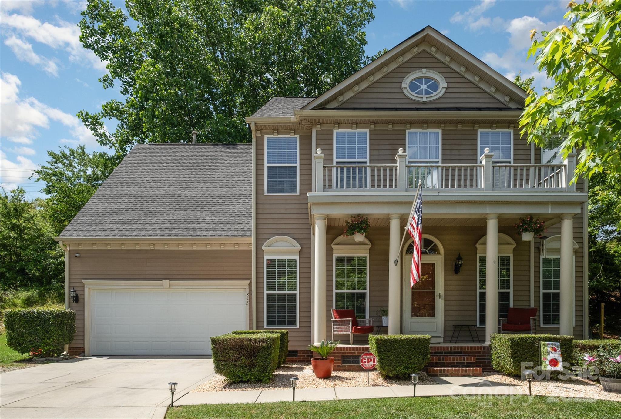 812 Thornapple Court