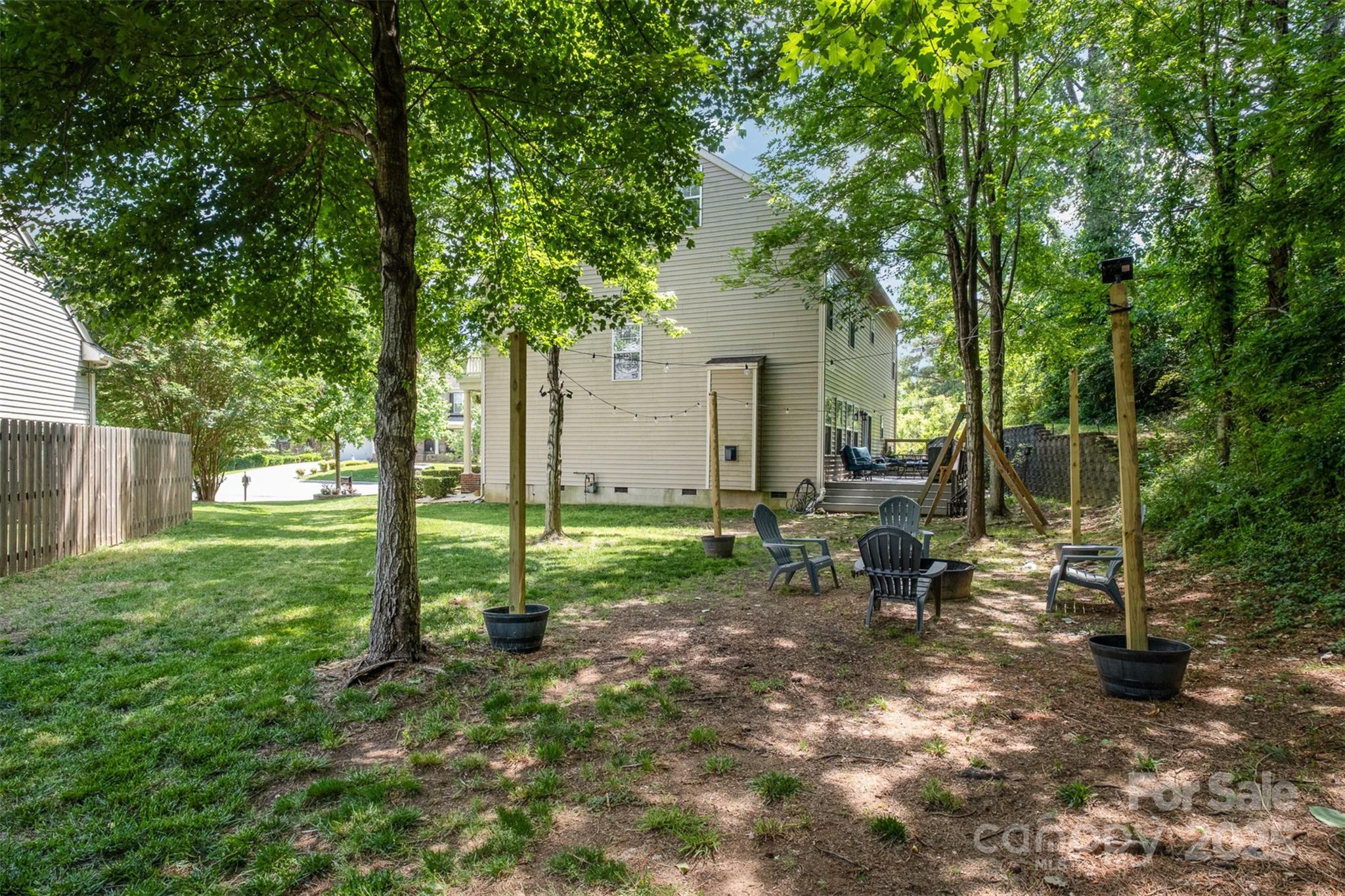 812 Thornapple Court