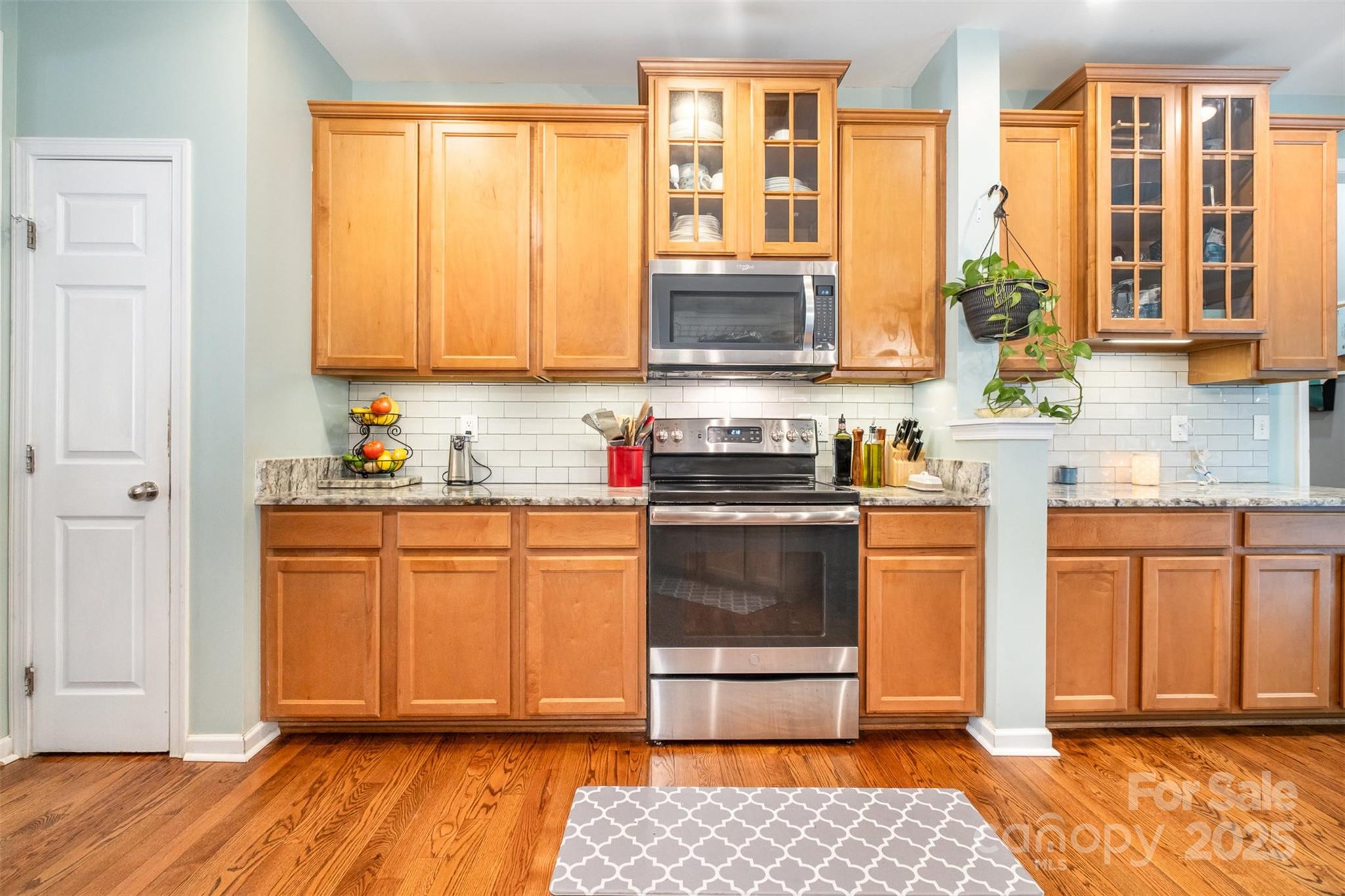 812 Thornapple Court