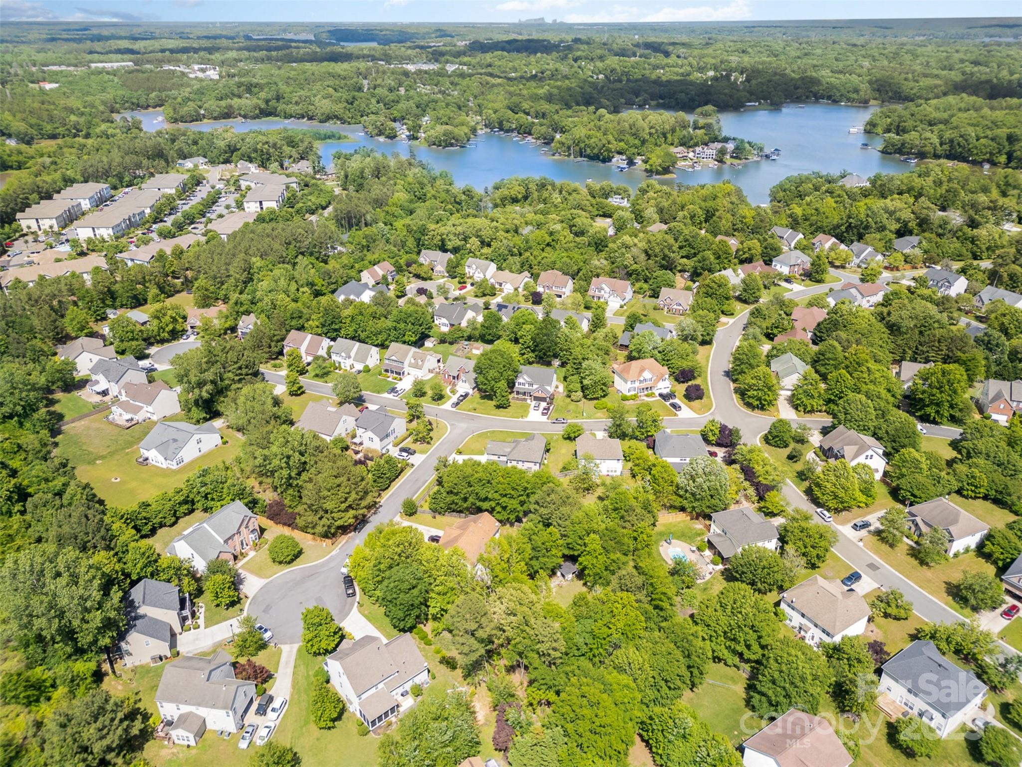 812 Thornapple Court