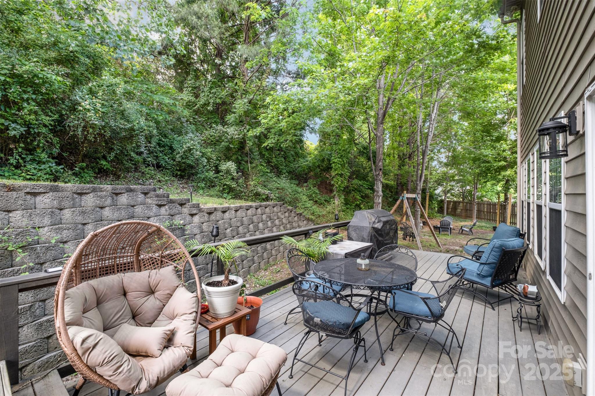 812 Thornapple Court