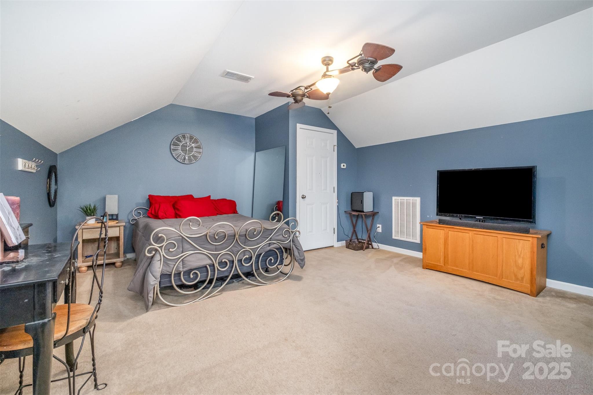 812 Thornapple Court