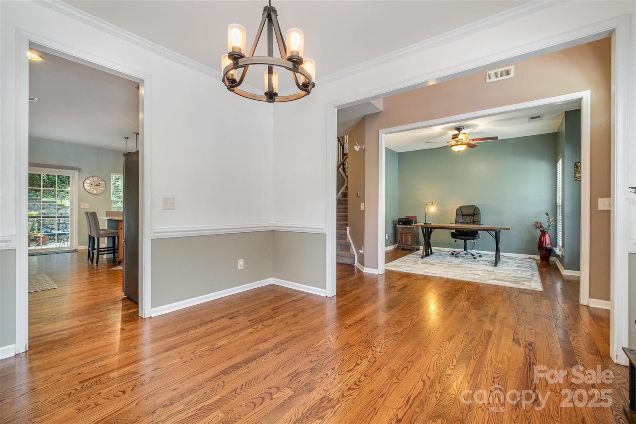 812 Thornapple Court