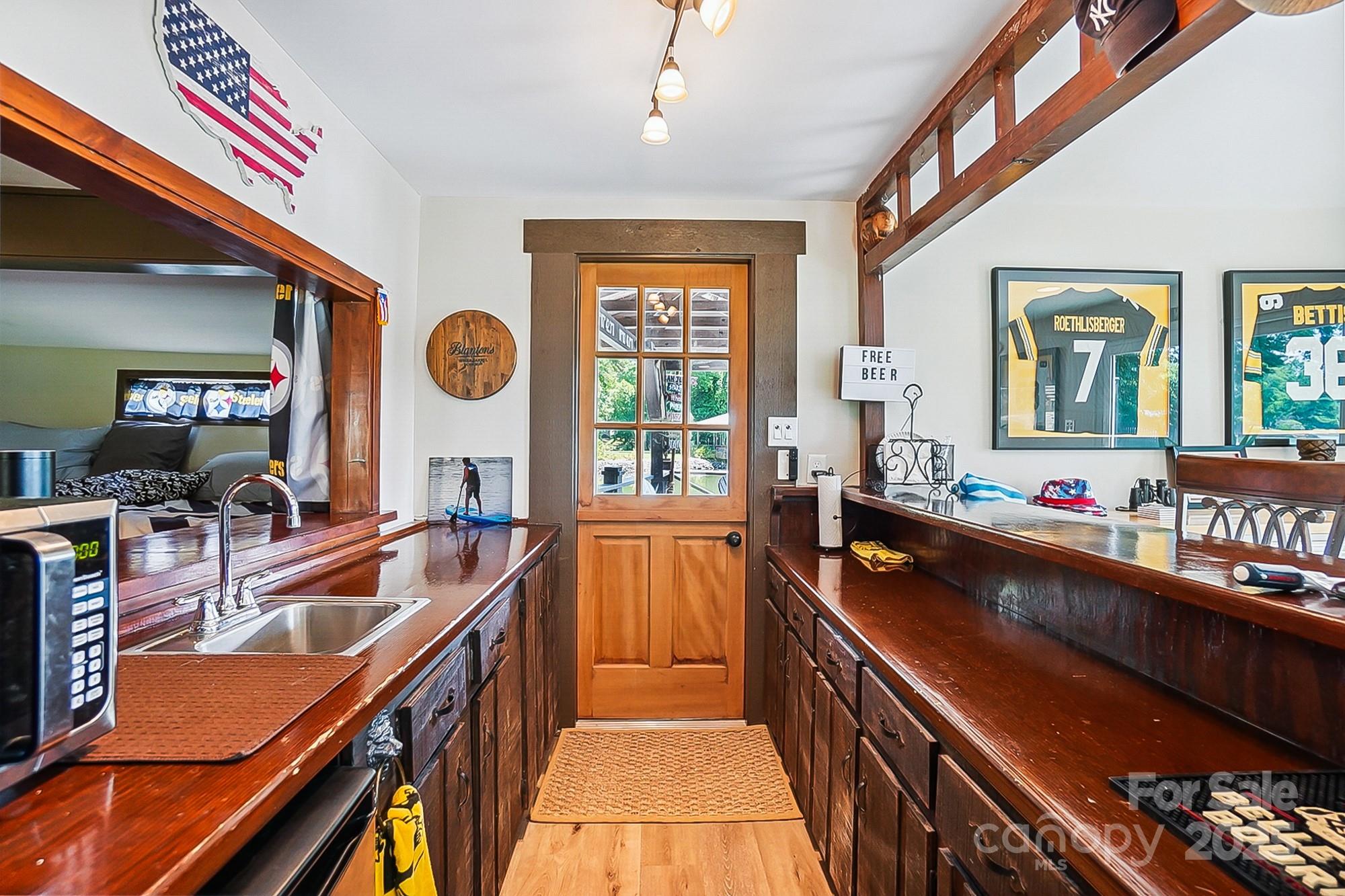 4485 River Oaks Road