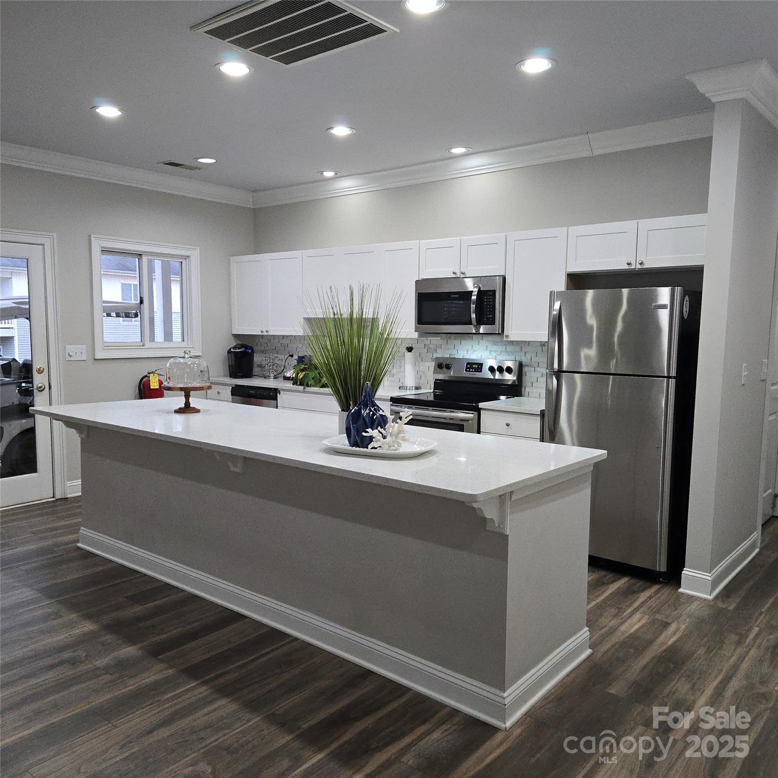 14 Hamiltons Bay Court Unit: 528