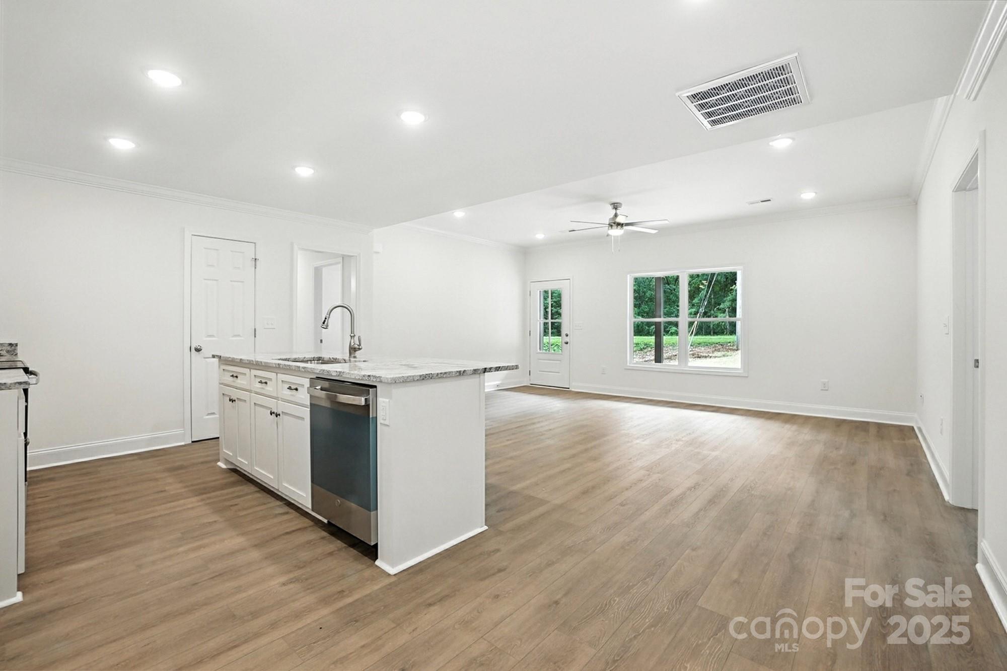 233 Lincoln Road
