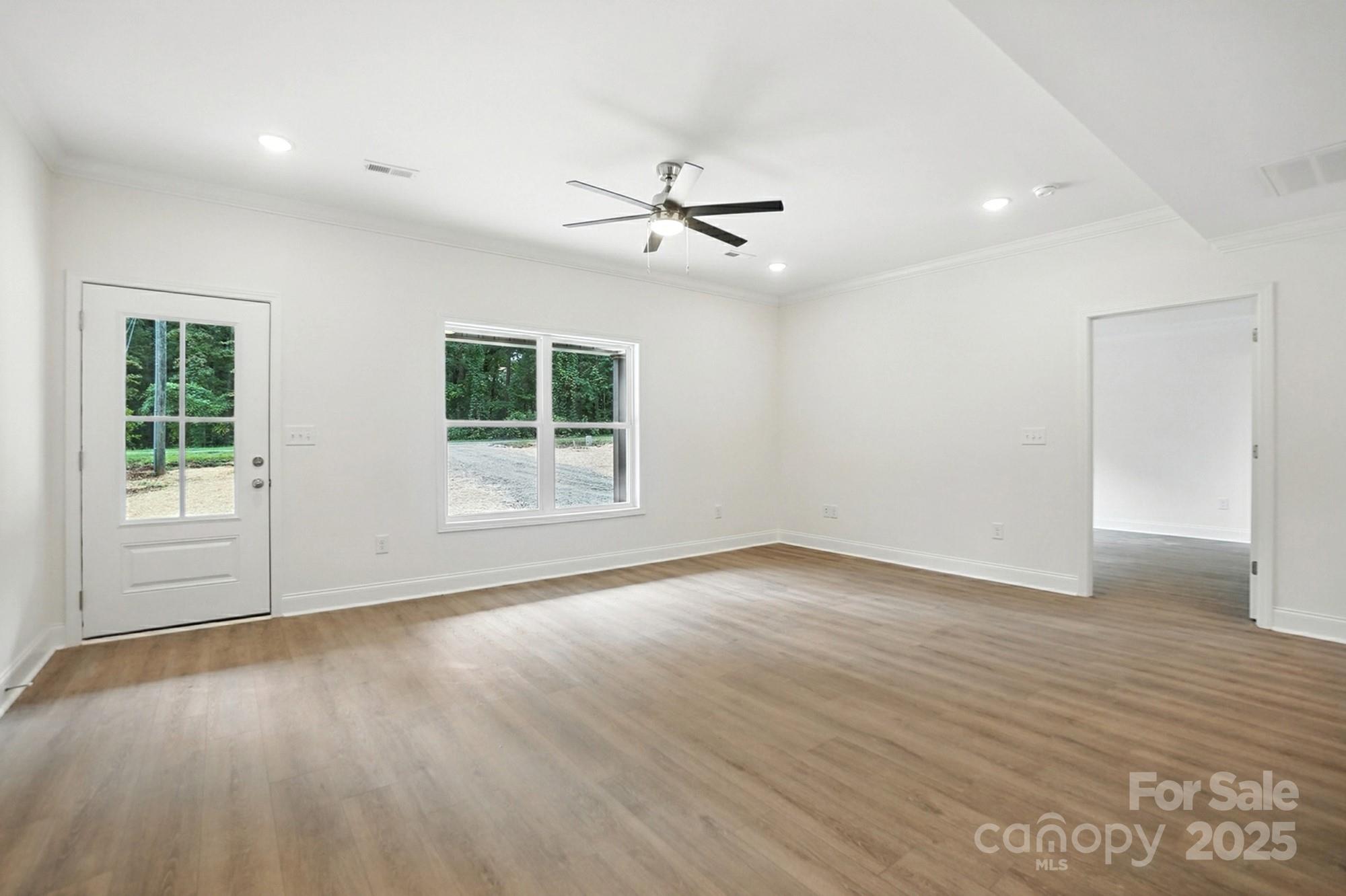 233 Lincoln Road
