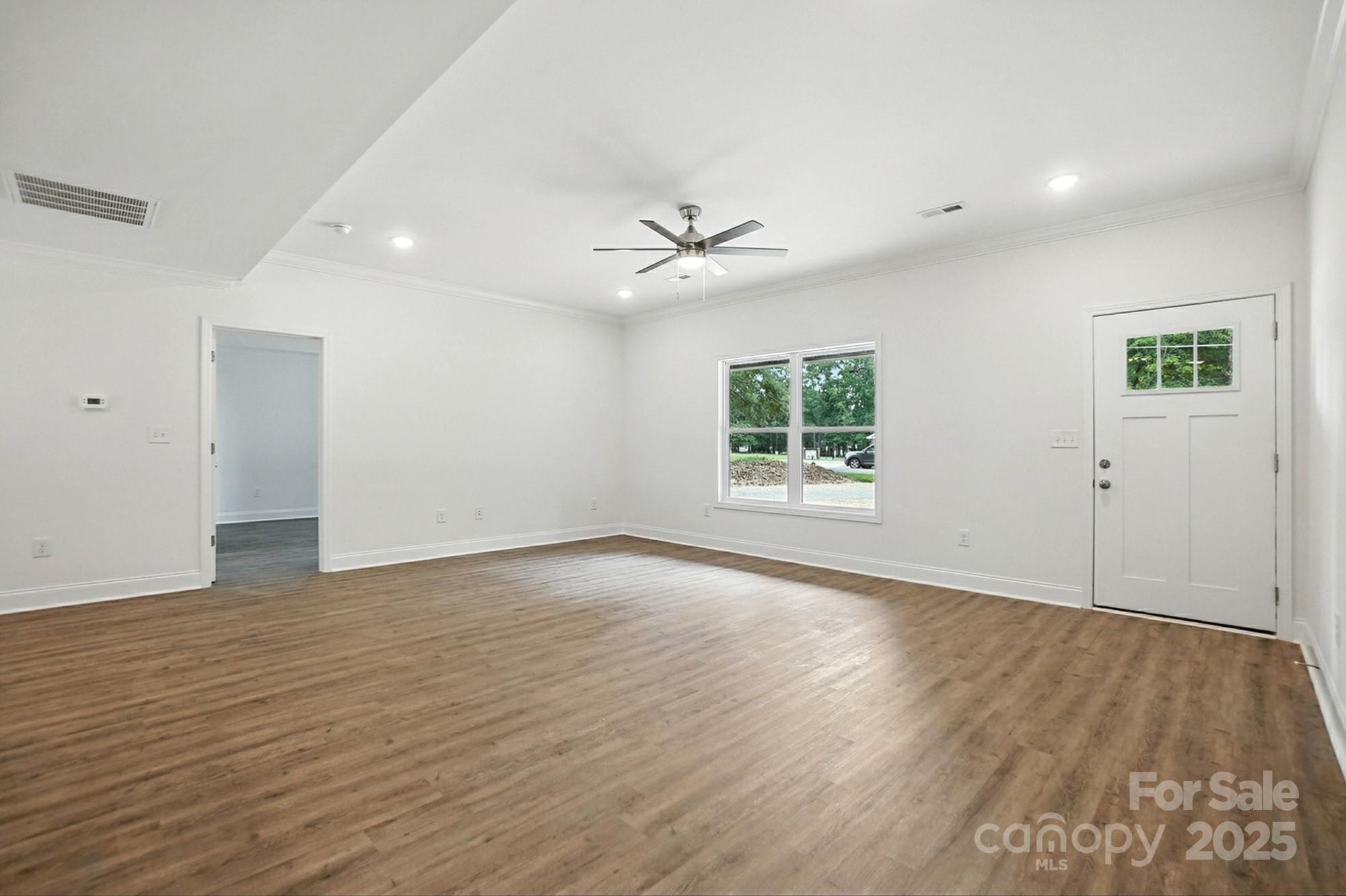 251 Lincoln Road