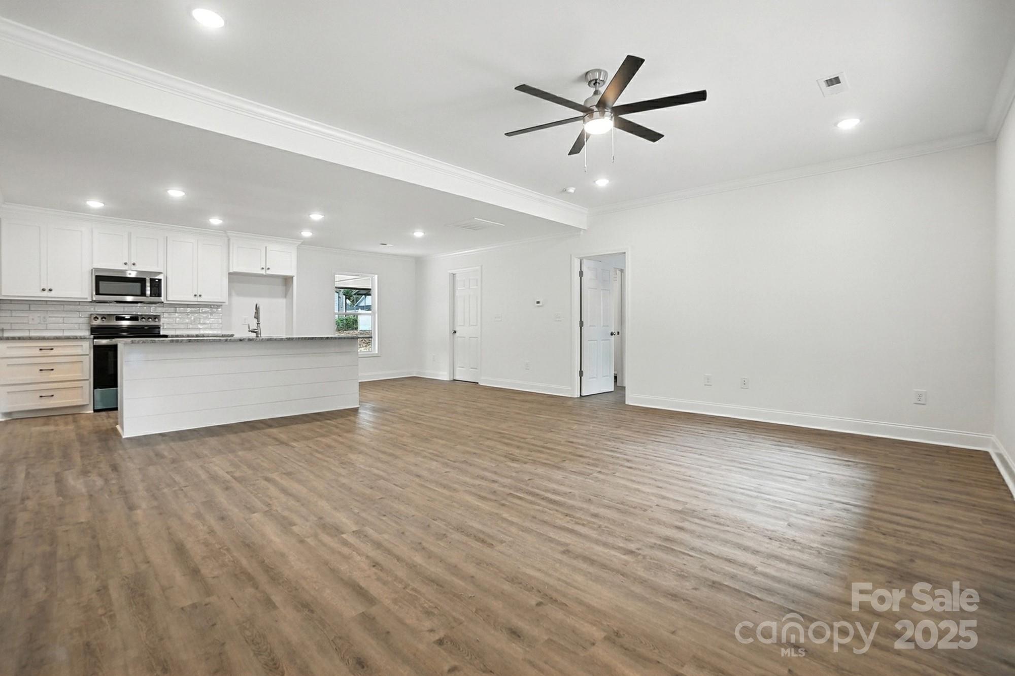 251 Lincoln Road