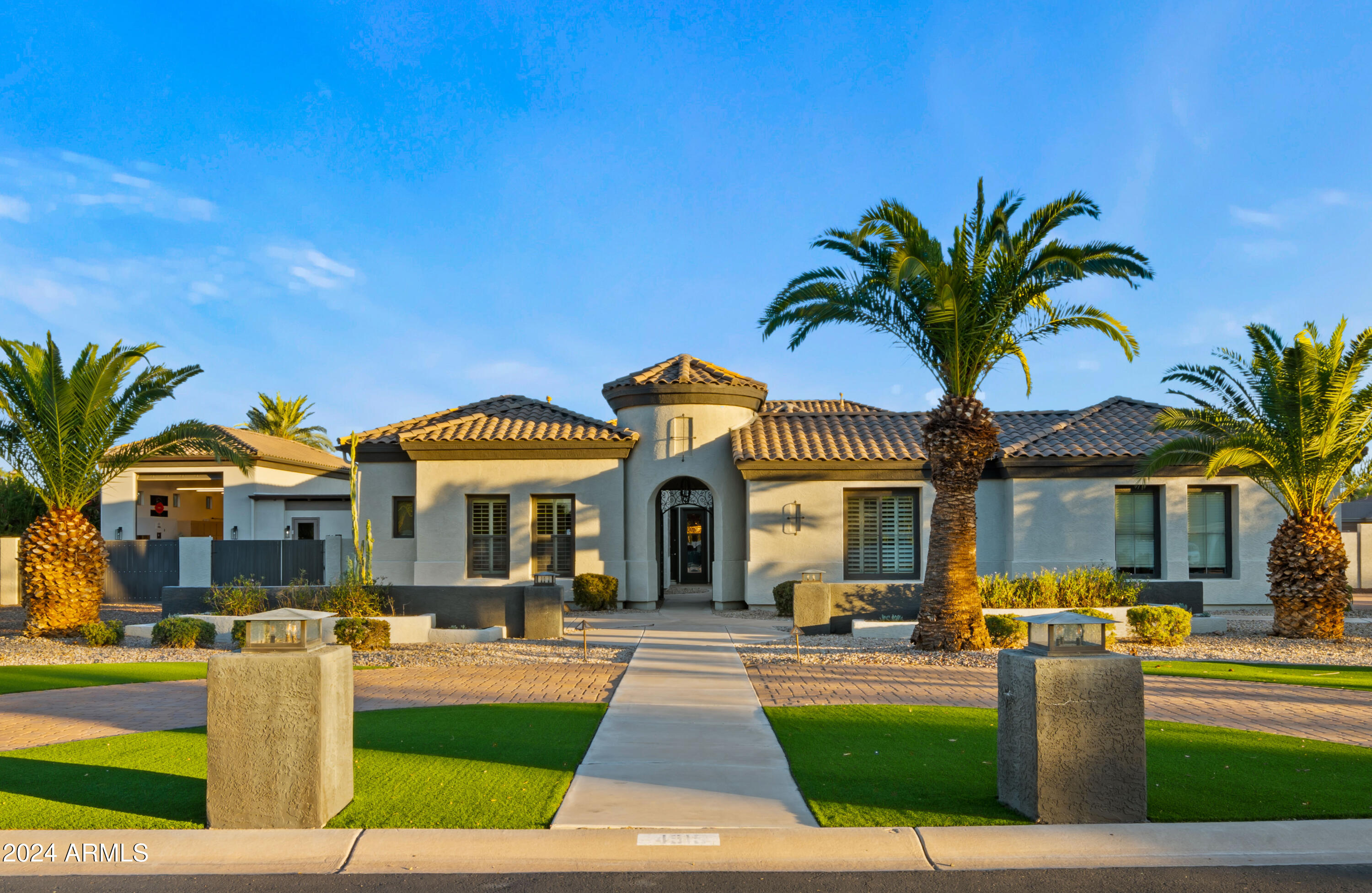 4519 E MEADOWVIEW Drive