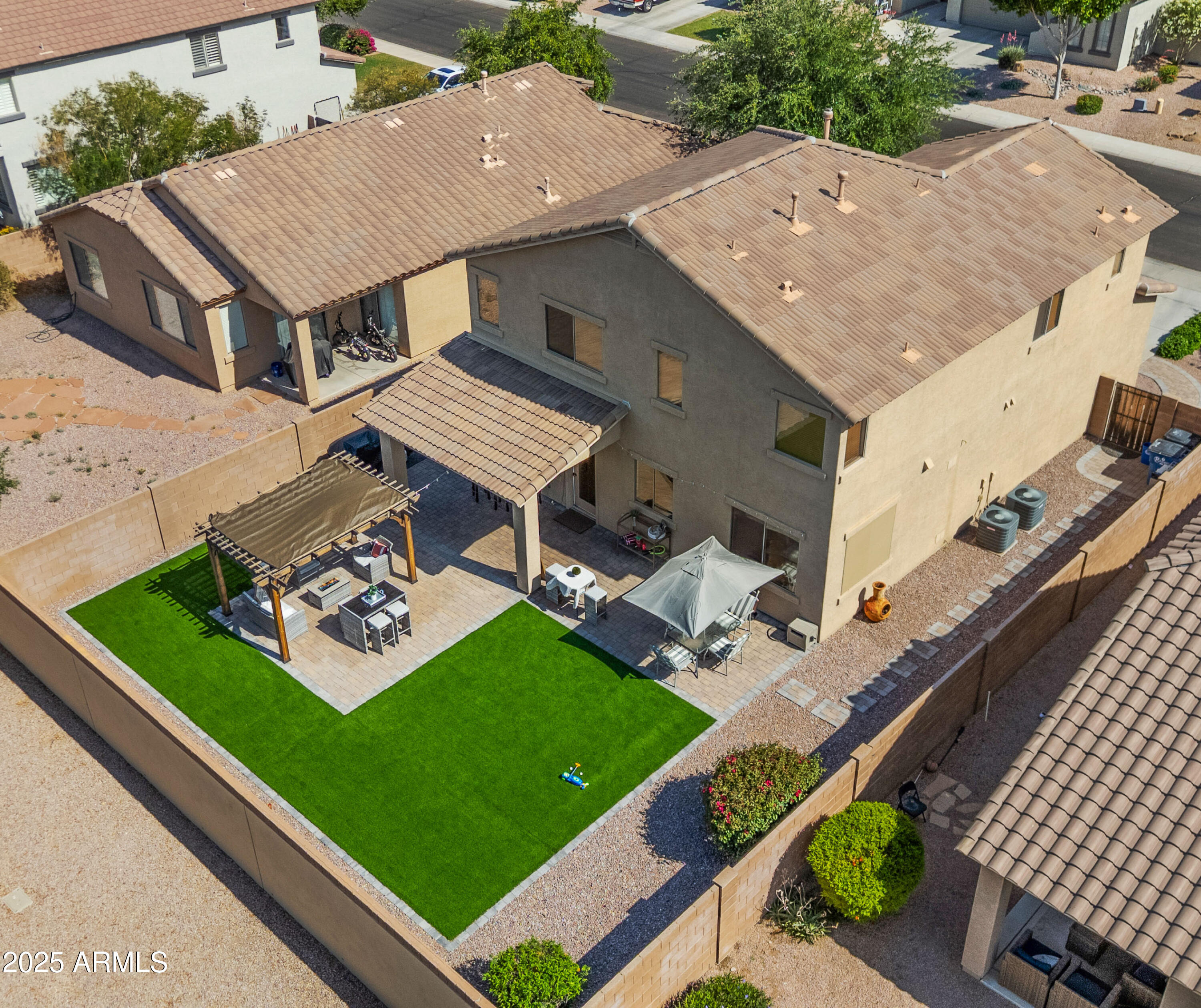 3462 E RIOPELLE Avenue