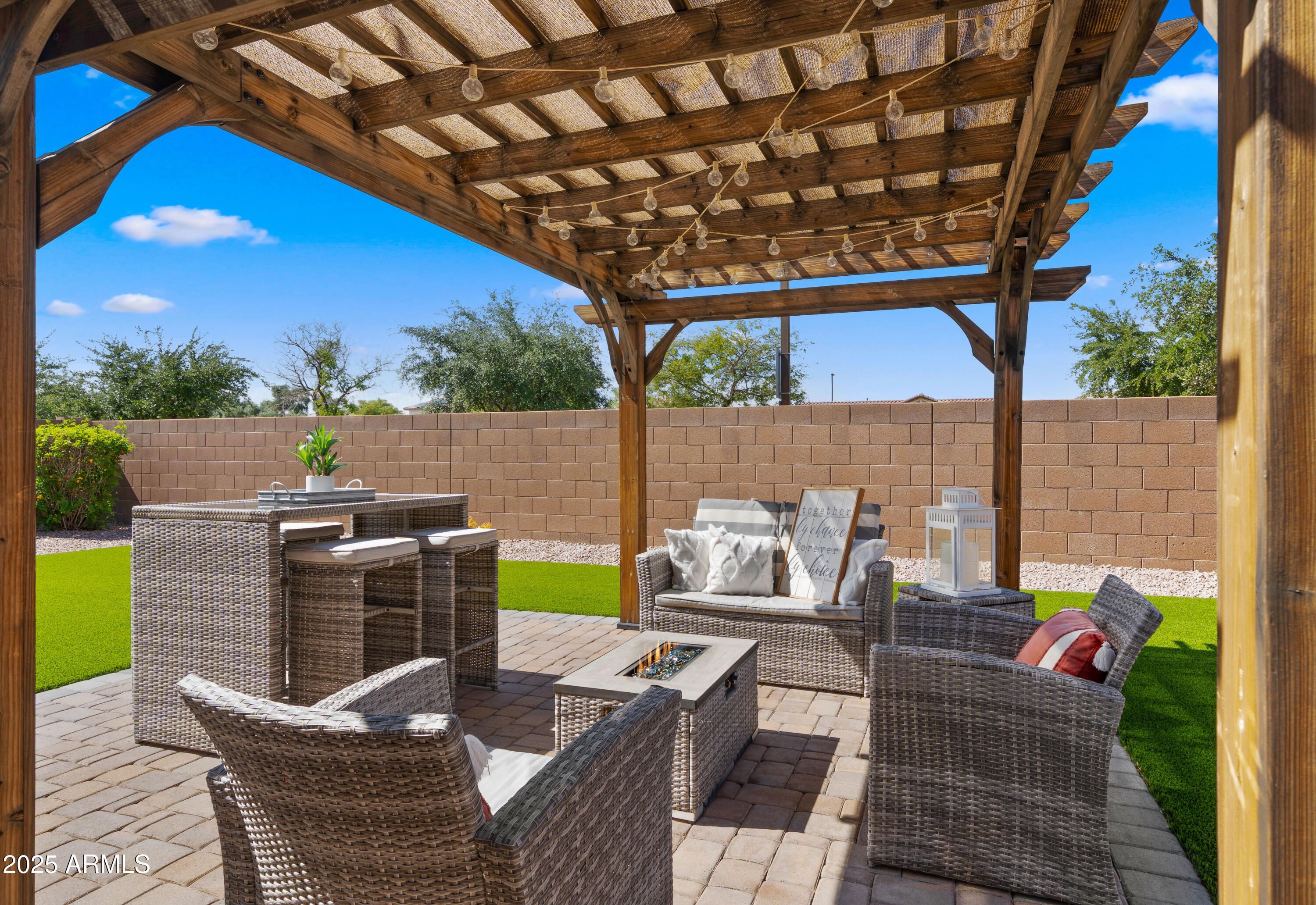 3462 E RIOPELLE Avenue
