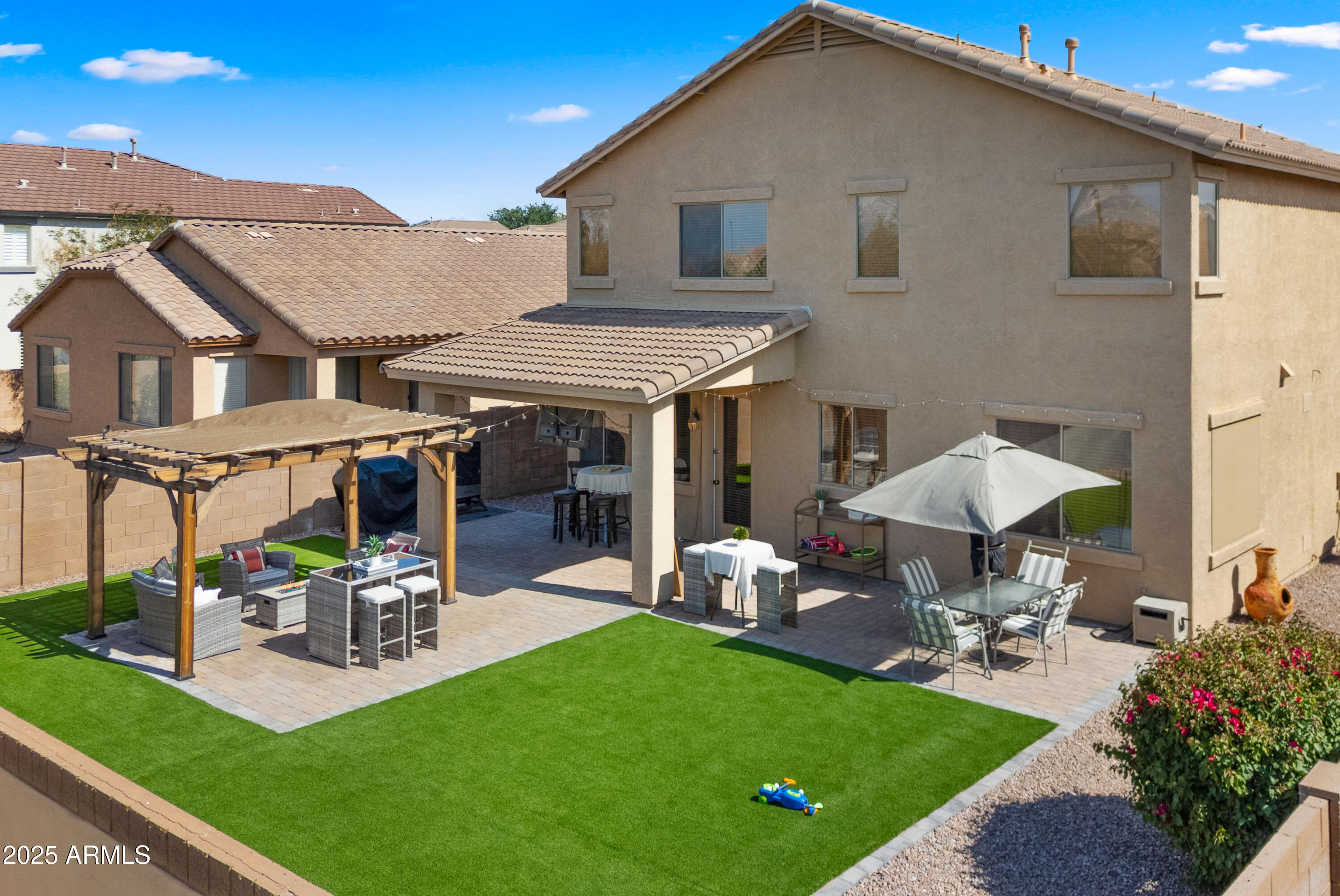 3462 E RIOPELLE Avenue