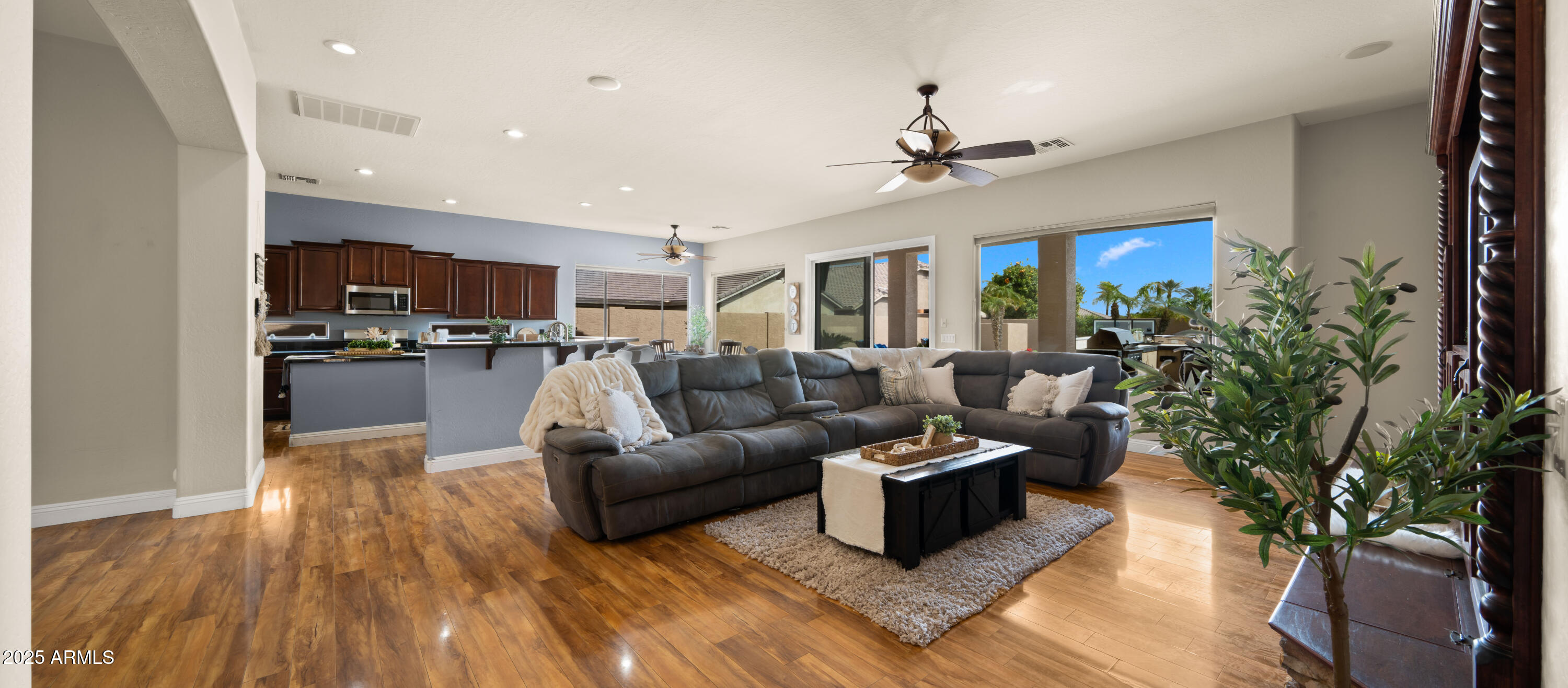 7037 S TROPHY Lane