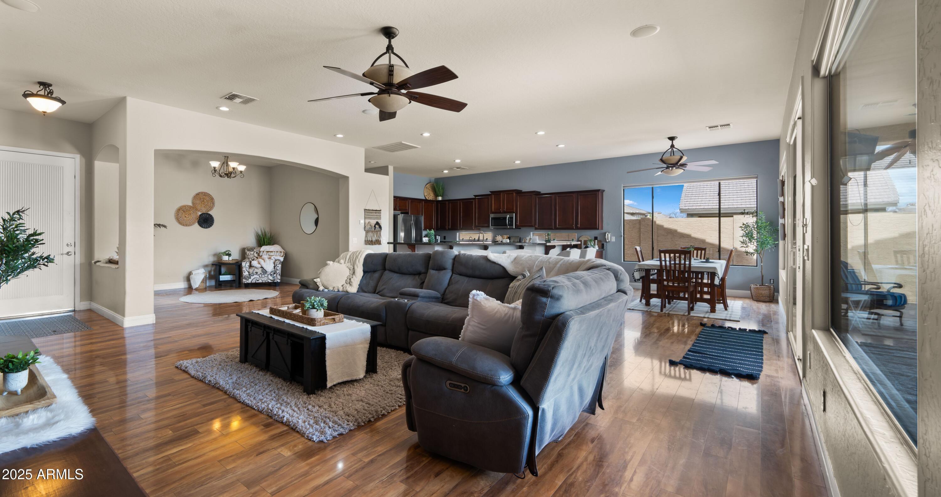 7037 S TROPHY Lane
