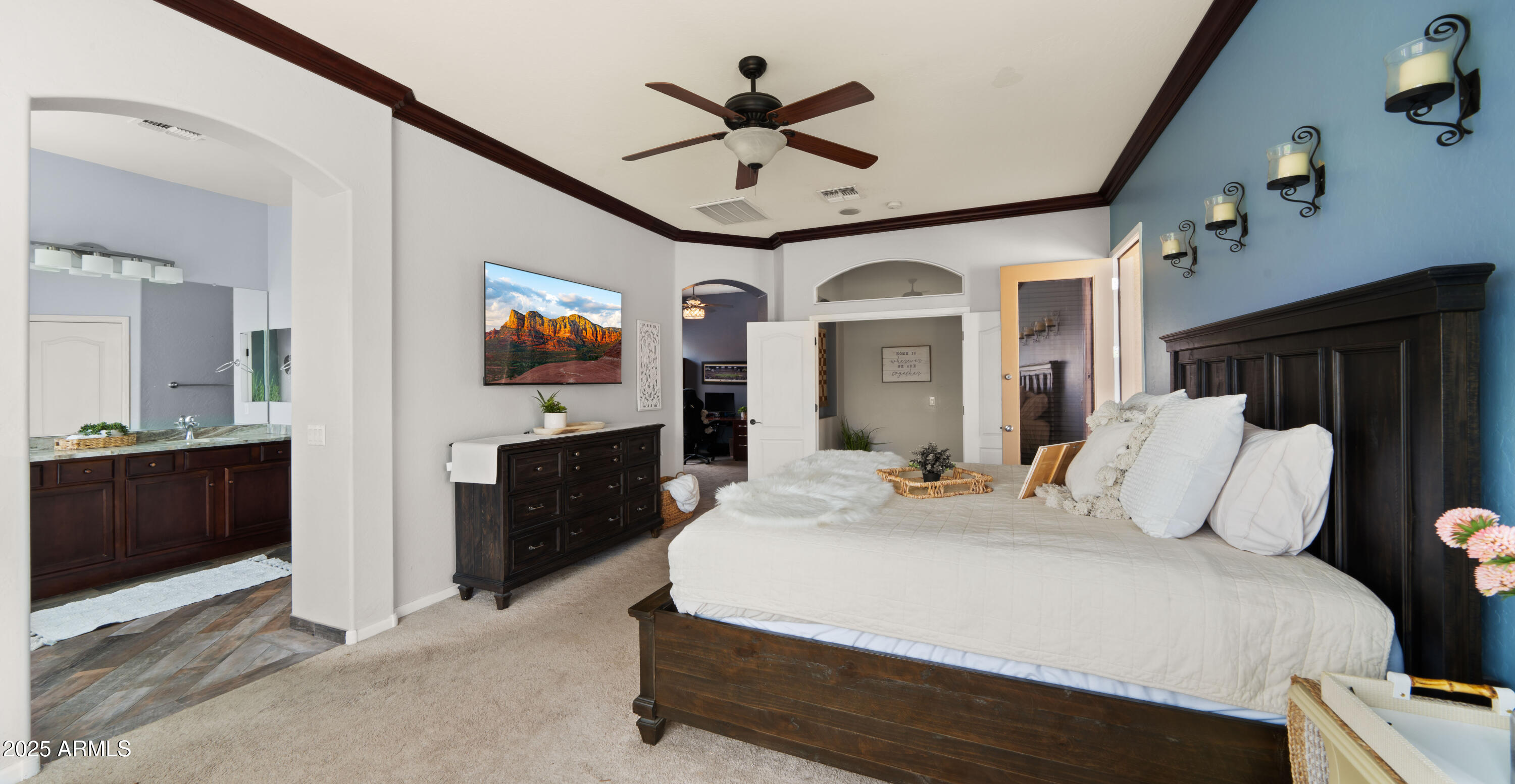 7037 S TROPHY Lane