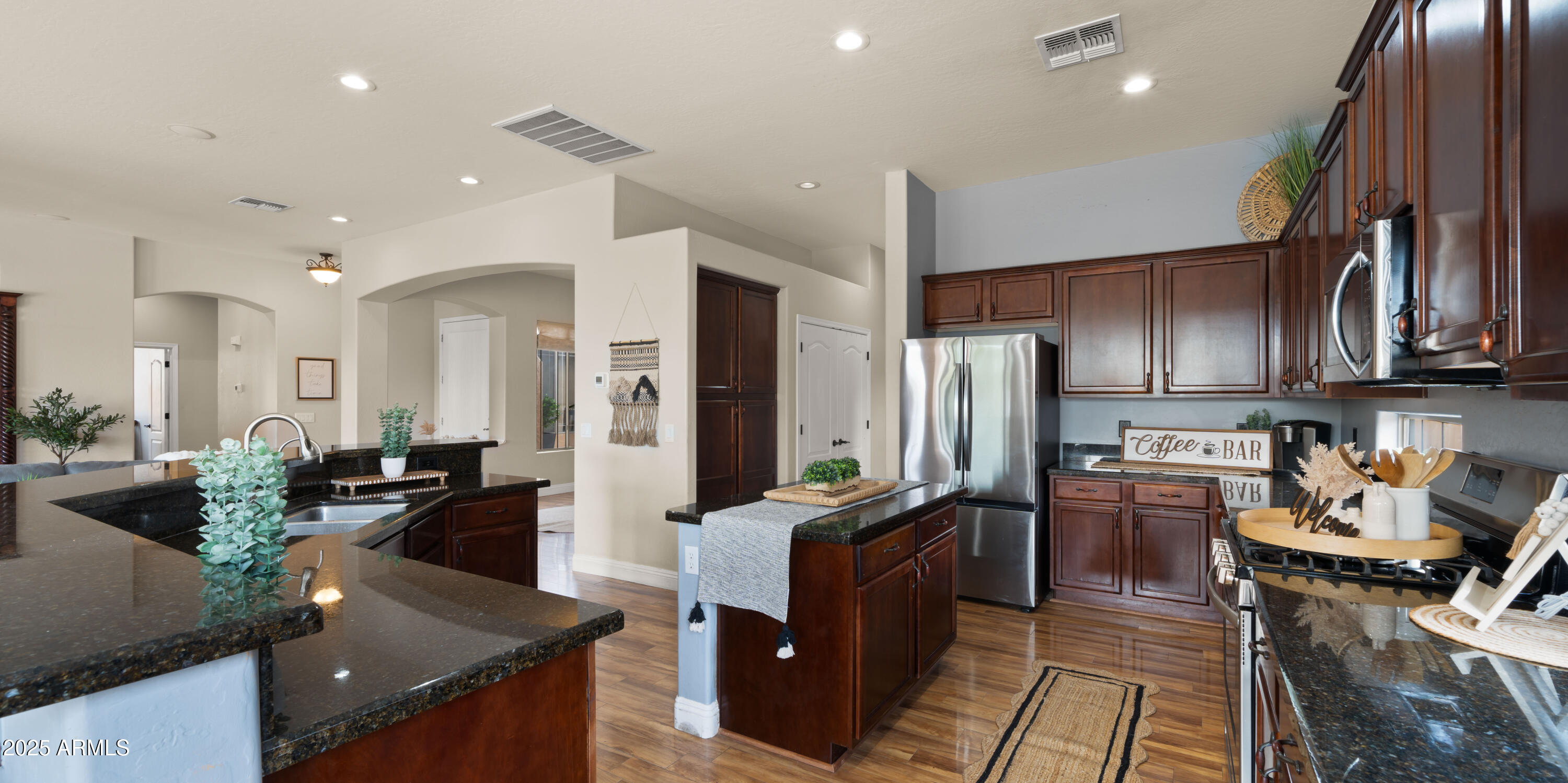 7037 S TROPHY Lane
