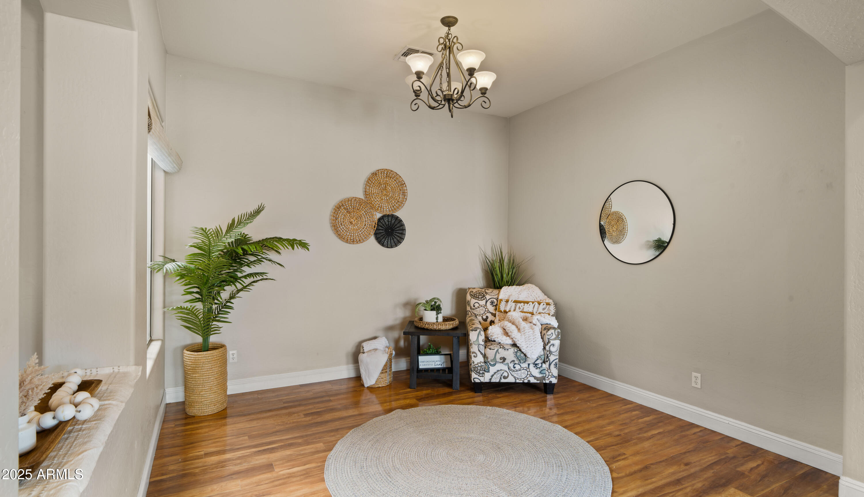 7037 S TROPHY Lane