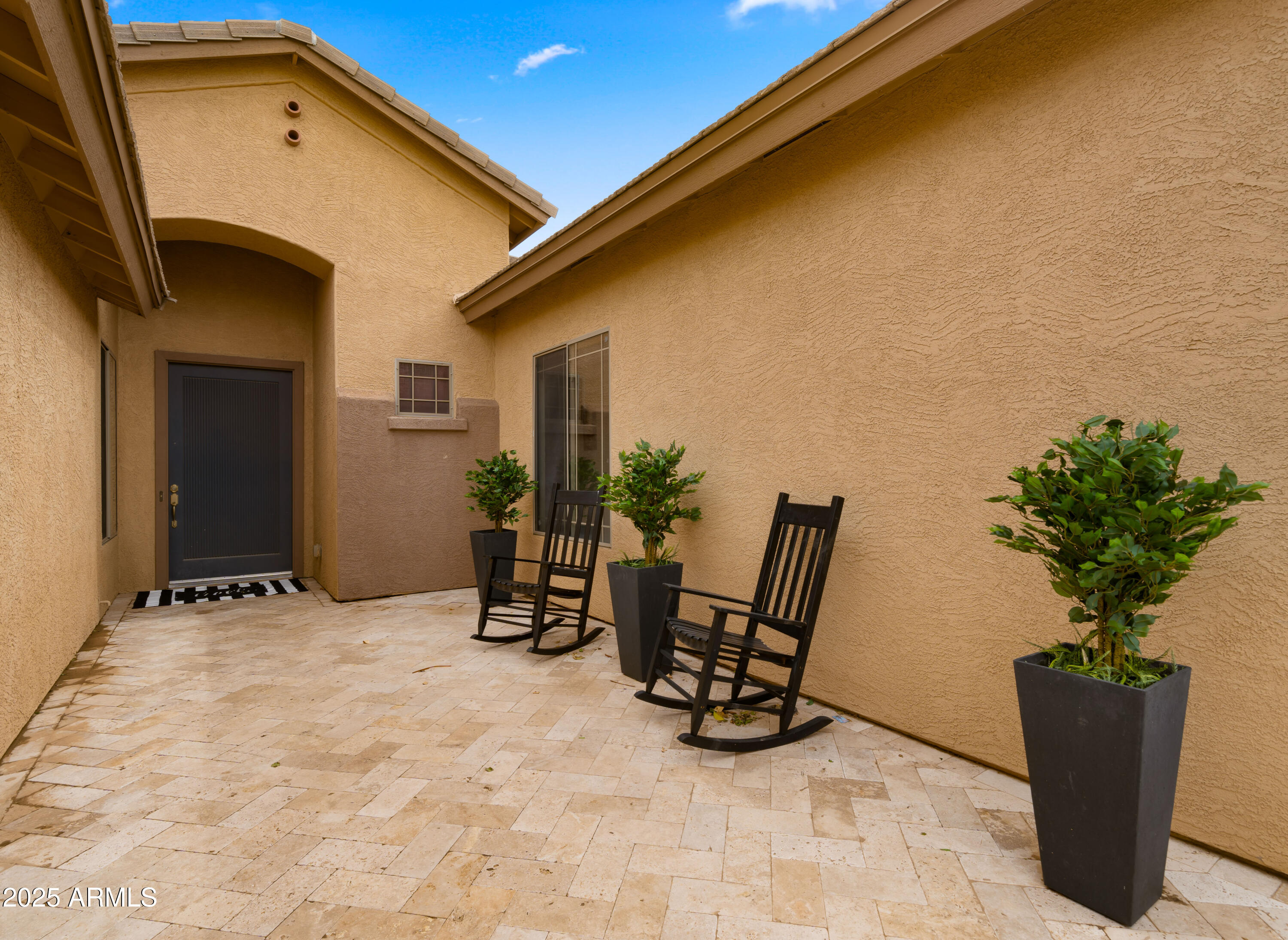 7037 S TROPHY Lane
