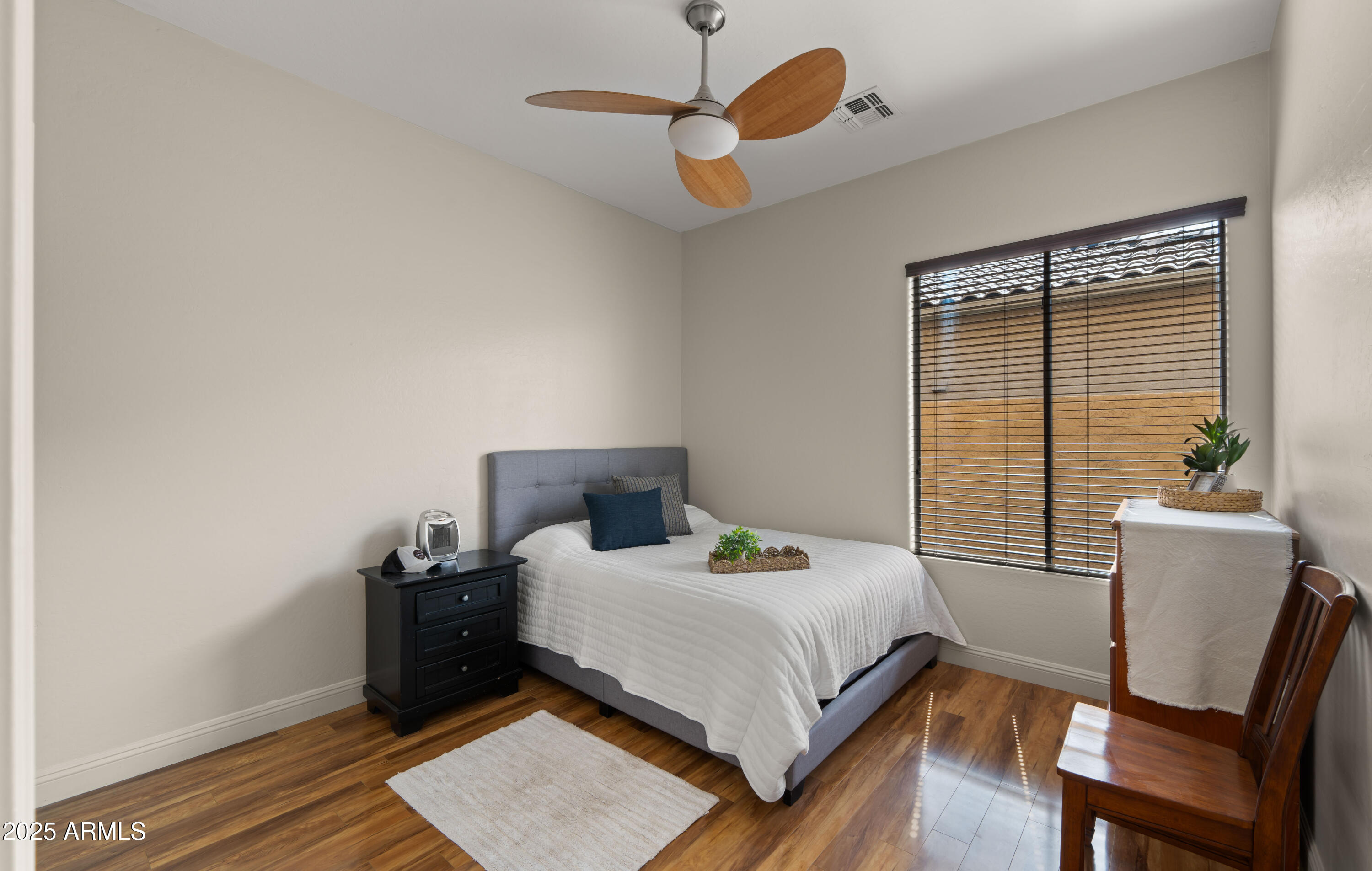 7037 S TROPHY Lane