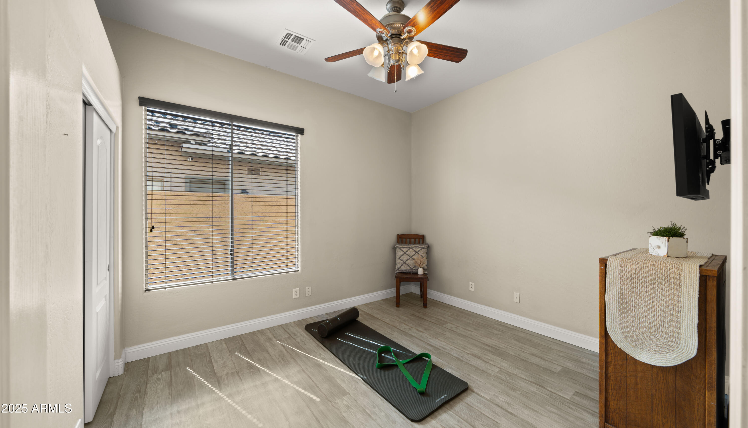 7037 S TROPHY Lane