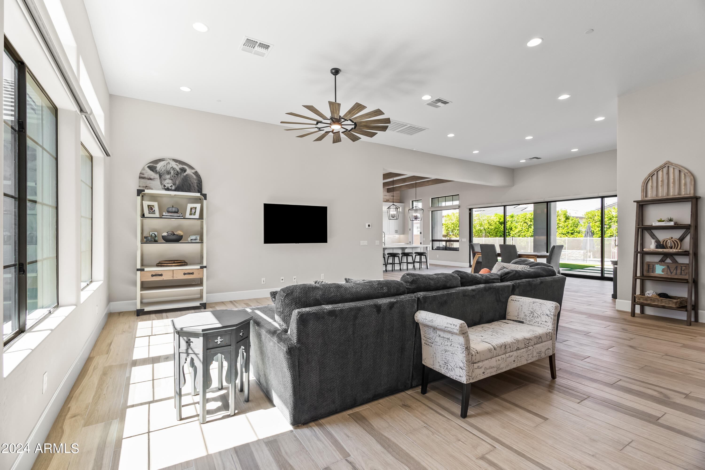 2800 E PORTOLA VALLEY Drive