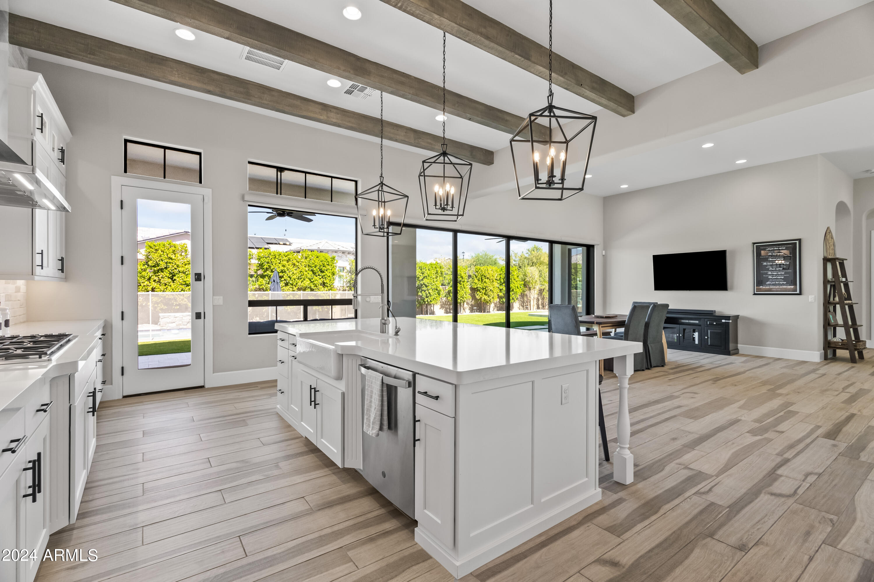 2800 E PORTOLA VALLEY Drive
