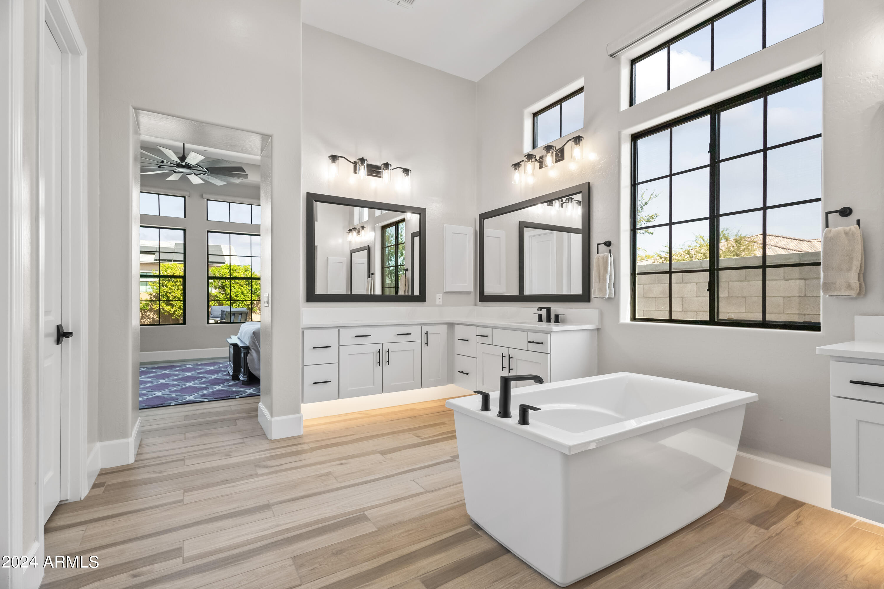 2800 E PORTOLA VALLEY Drive