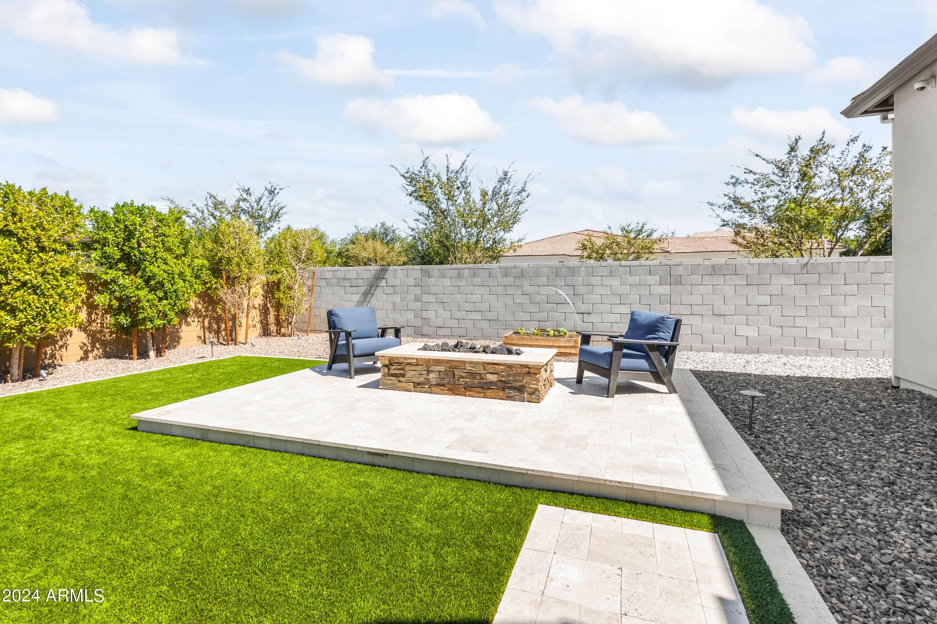 2800 E PORTOLA VALLEY Drive