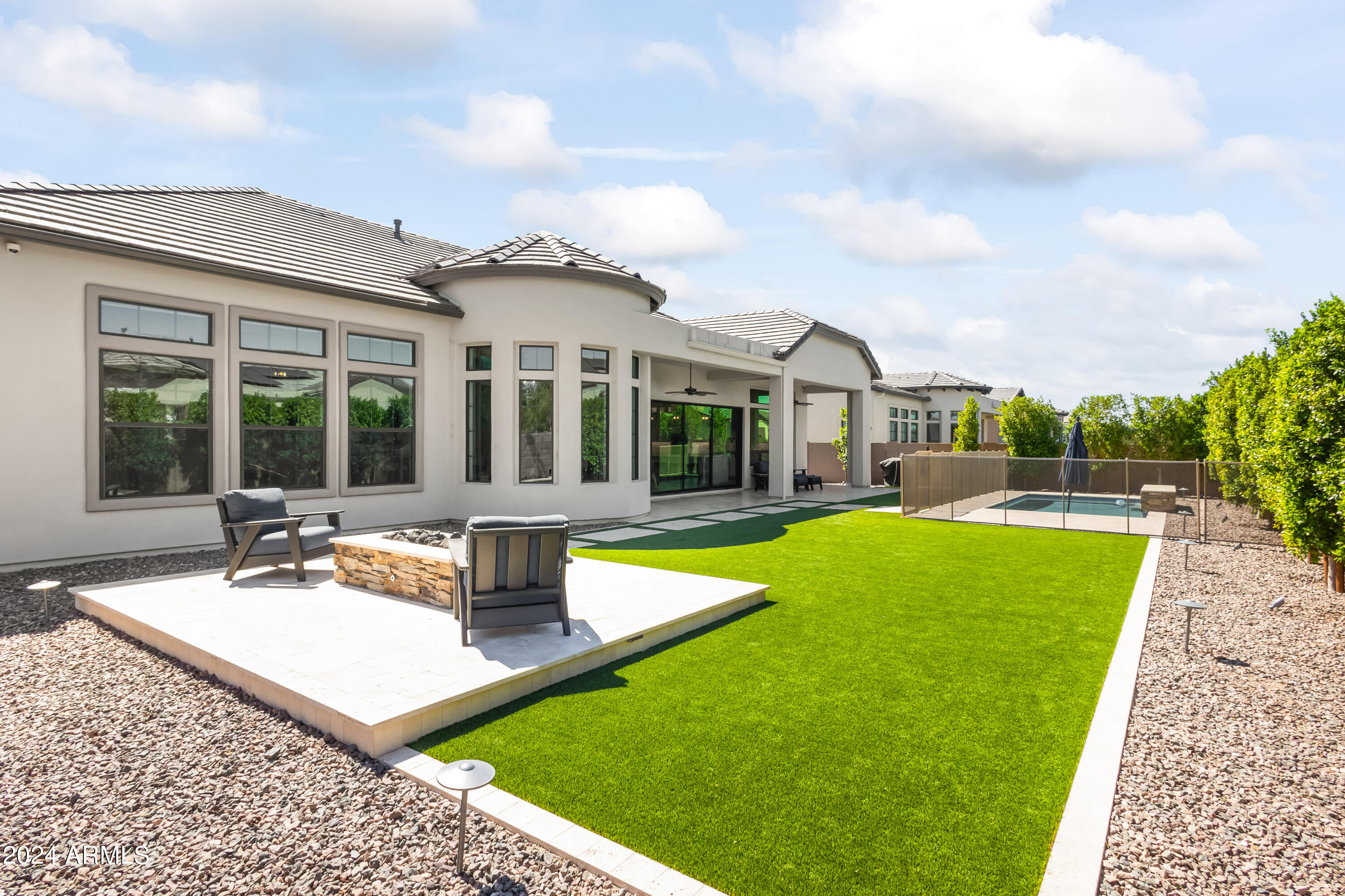 2800 E PORTOLA VALLEY Drive