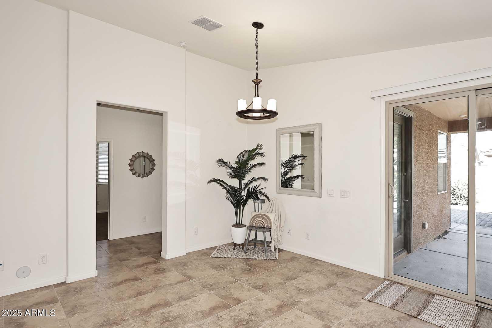 3918 E NARROWLEAF Drive