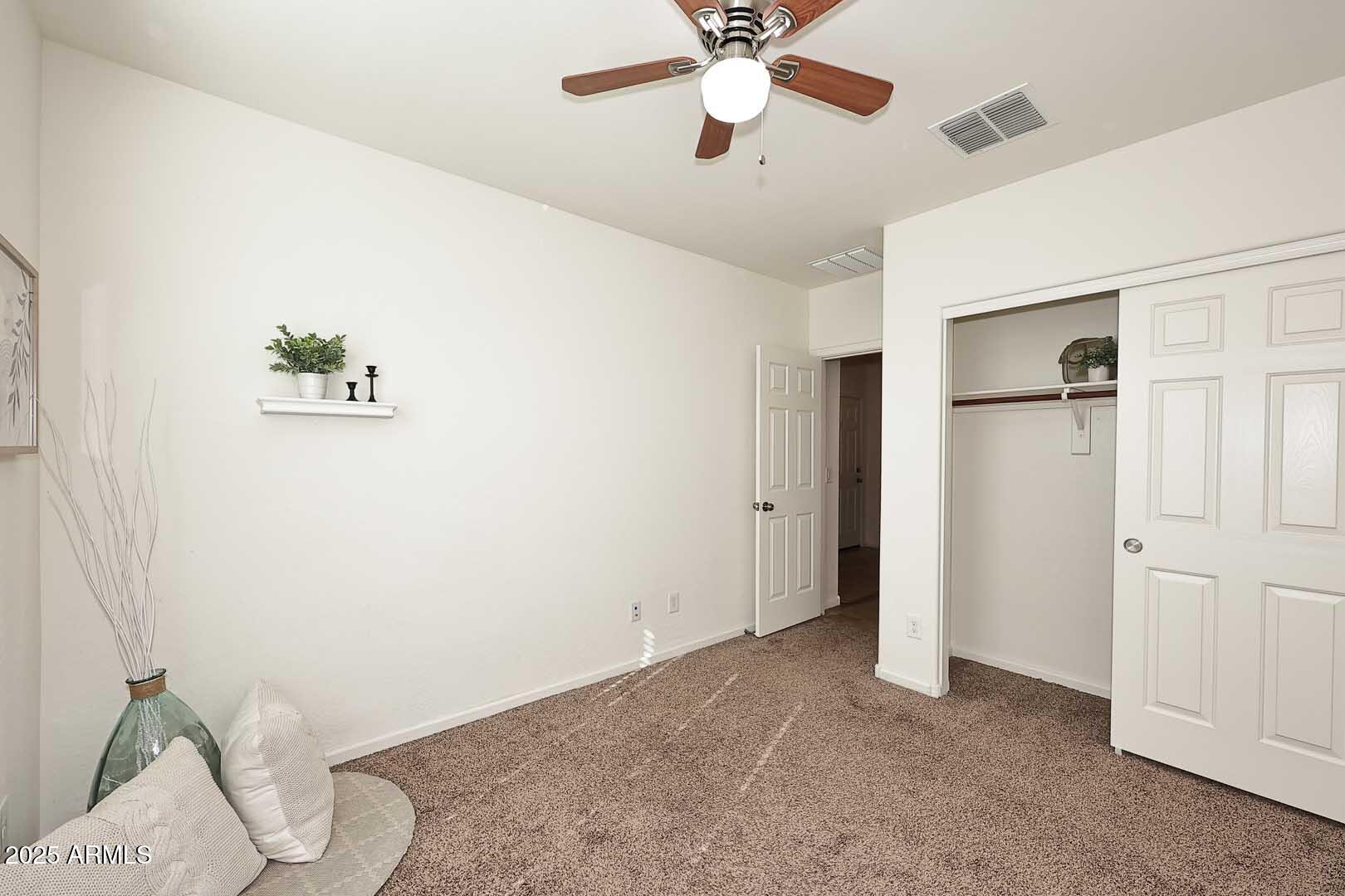 3918 E NARROWLEAF Drive