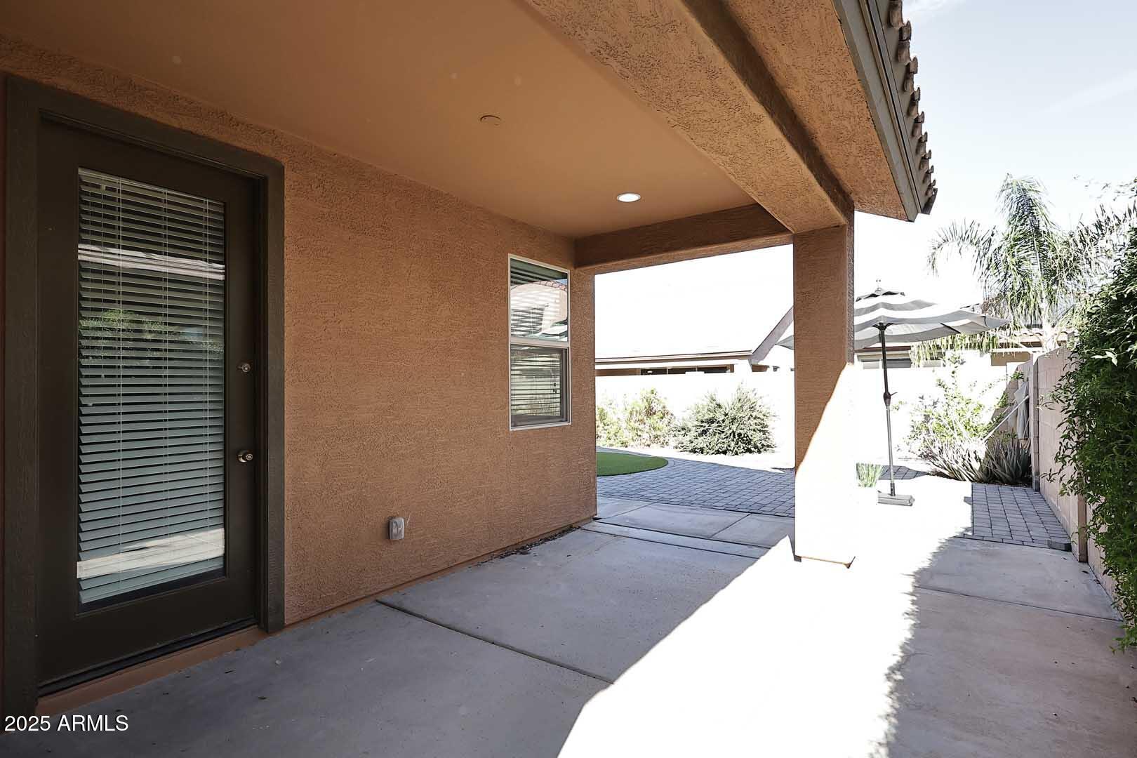 3918 E NARROWLEAF Drive