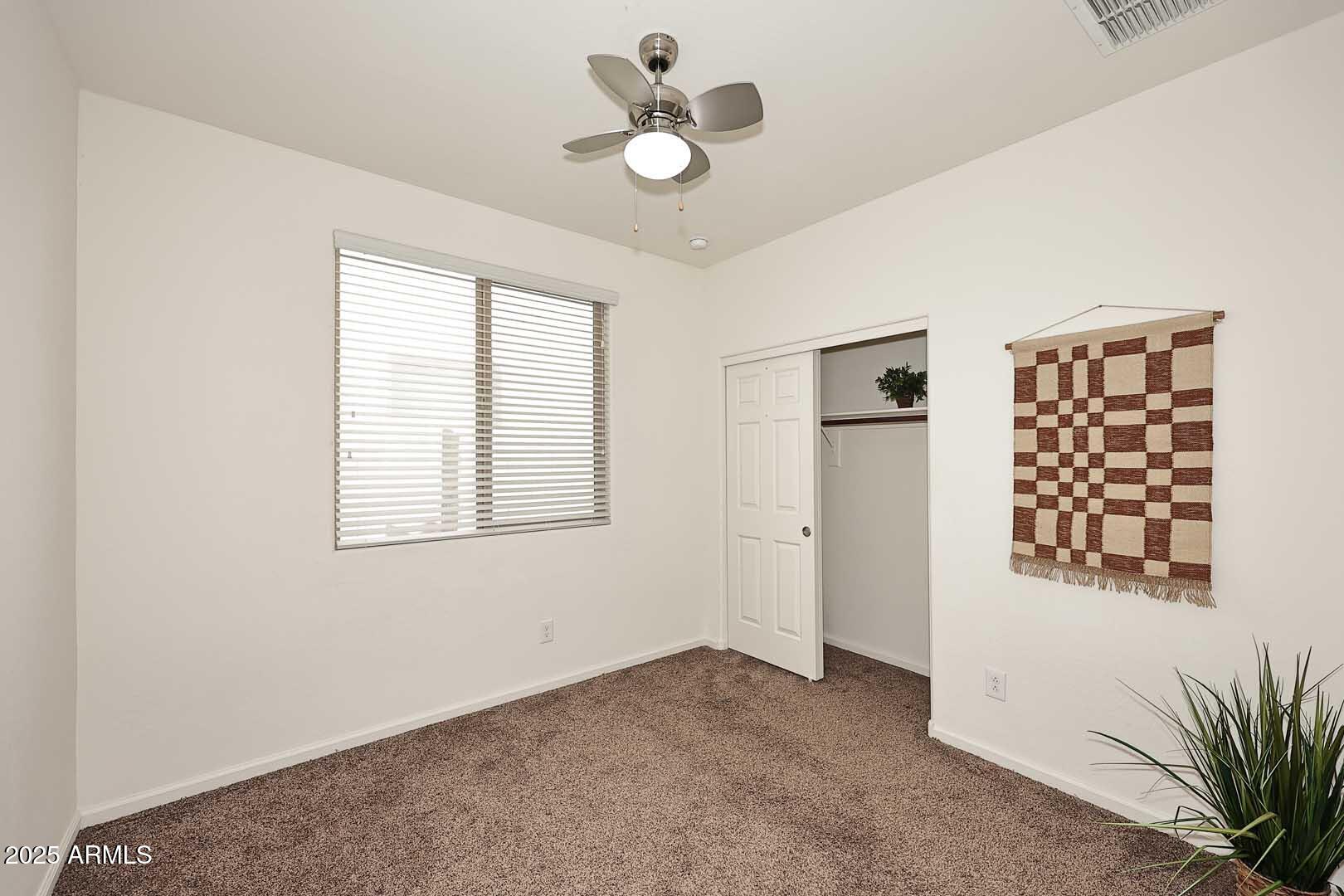 3918 E NARROWLEAF Drive