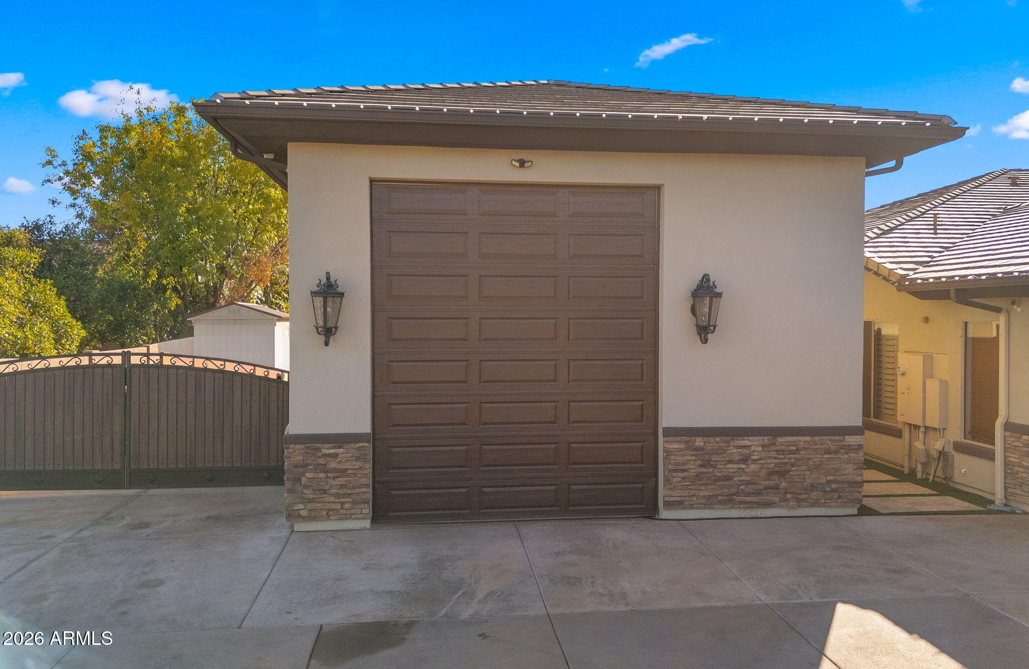 4559 E COLLINWOOD Drive