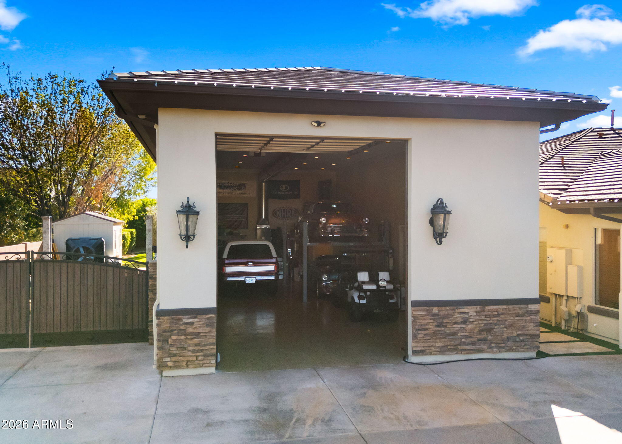 4559 E COLLINWOOD Drive