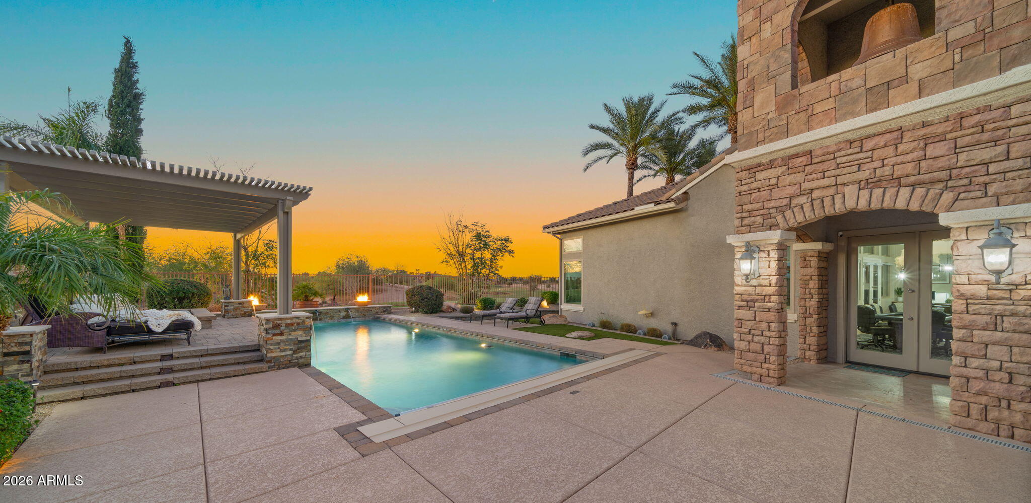4052 E CLUBVIEW Drive