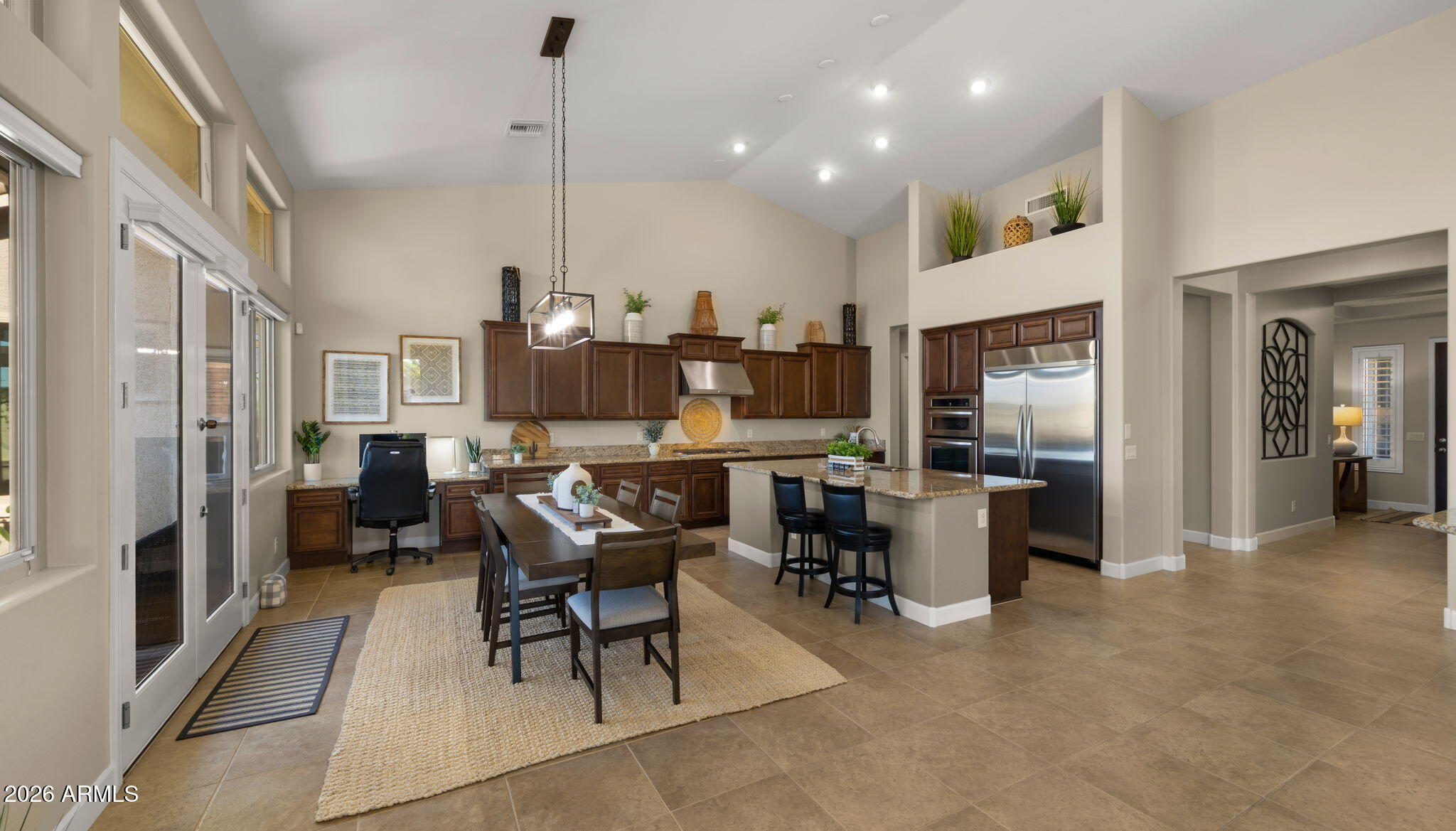 4052 E CLUBVIEW Drive