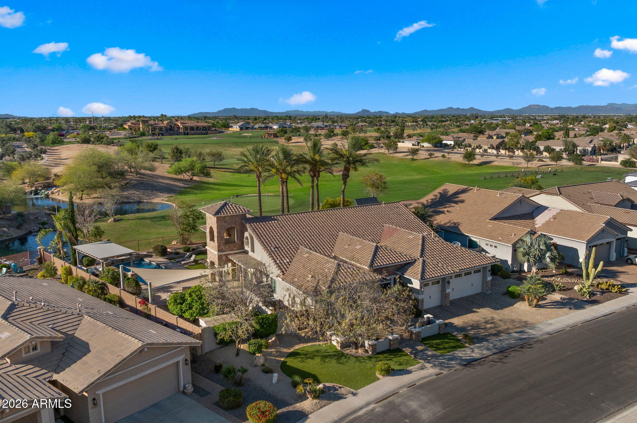 4052 E CLUBVIEW Drive