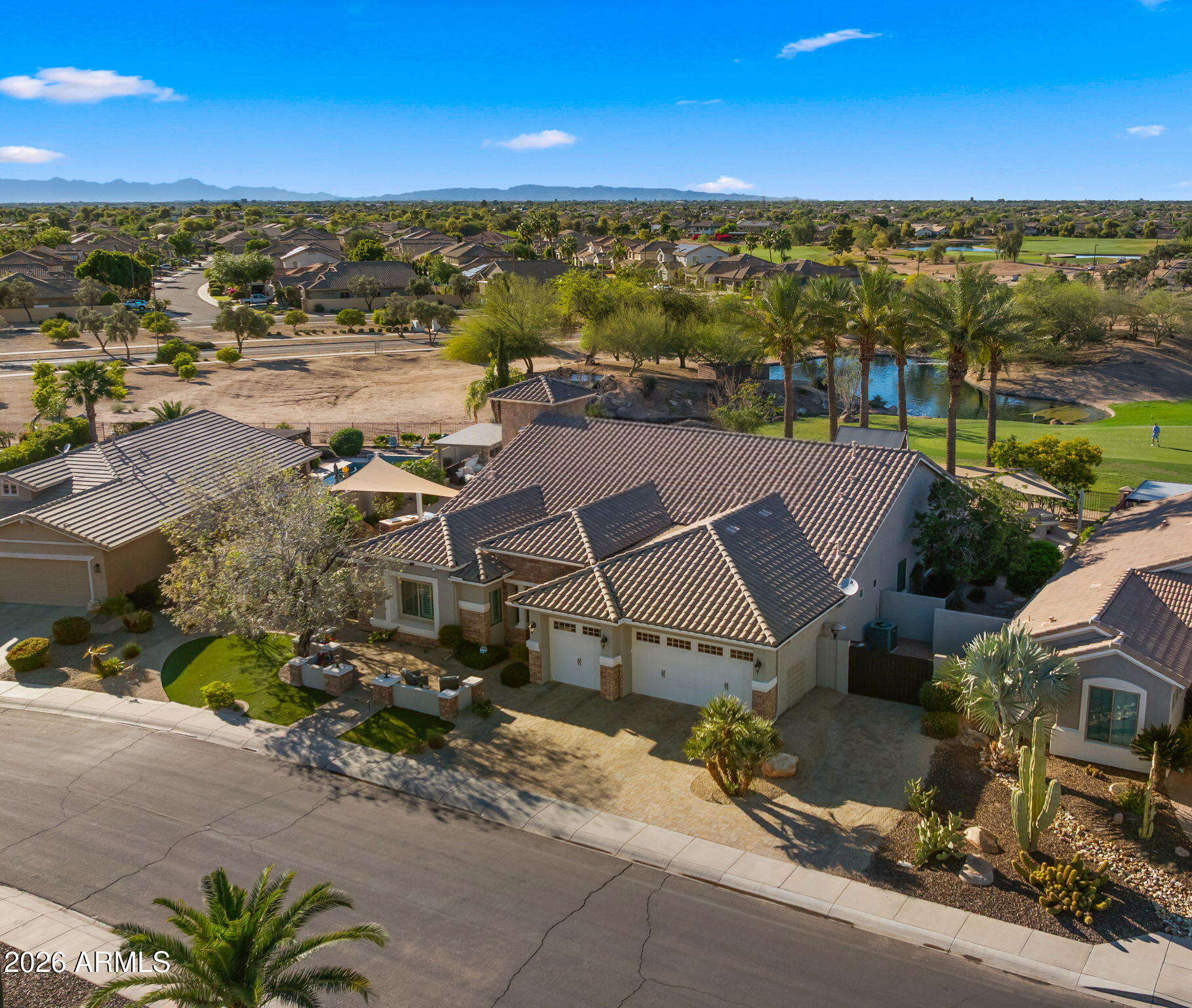 4052 E CLUBVIEW Drive