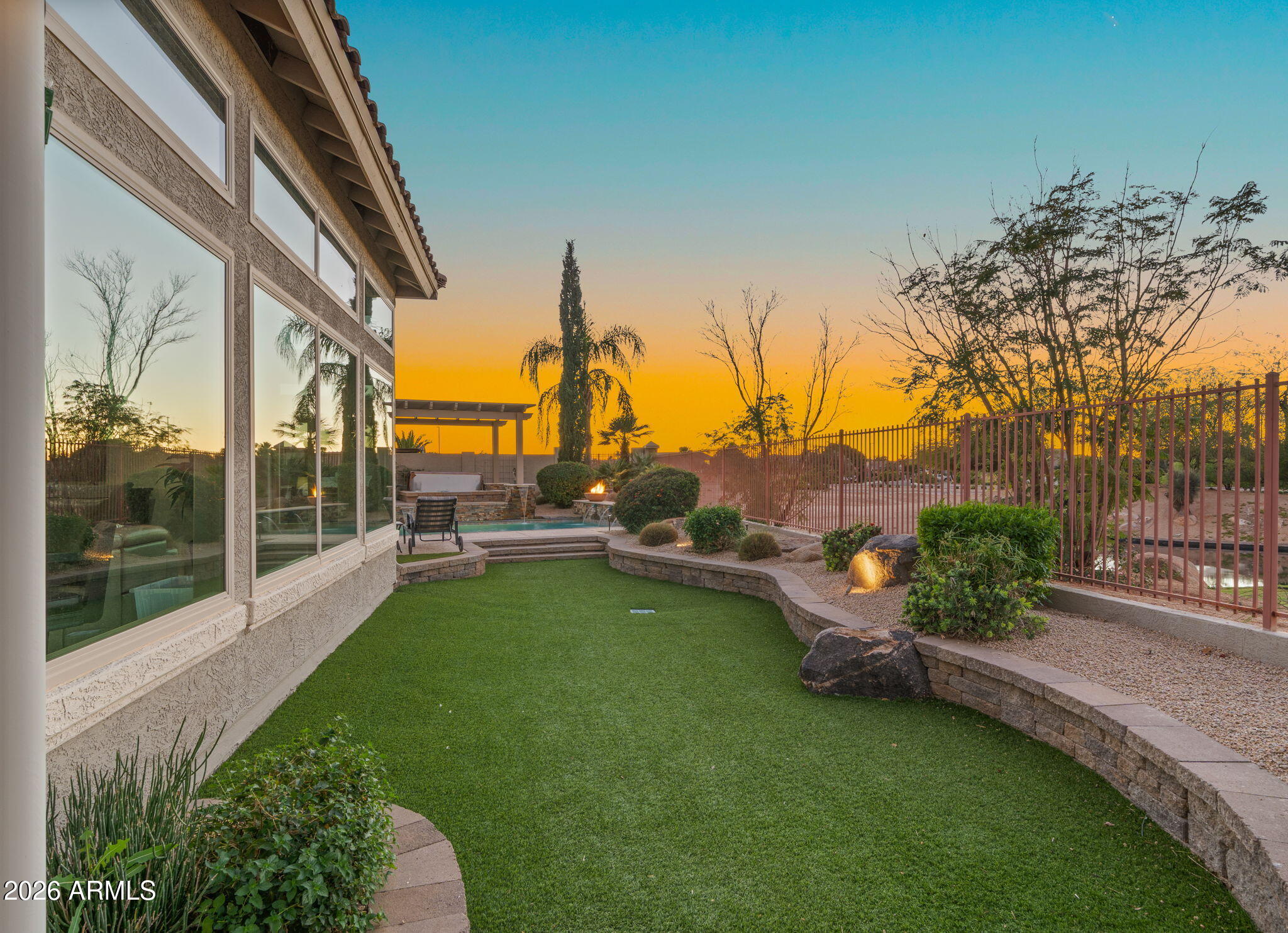 4052 E CLUBVIEW Drive