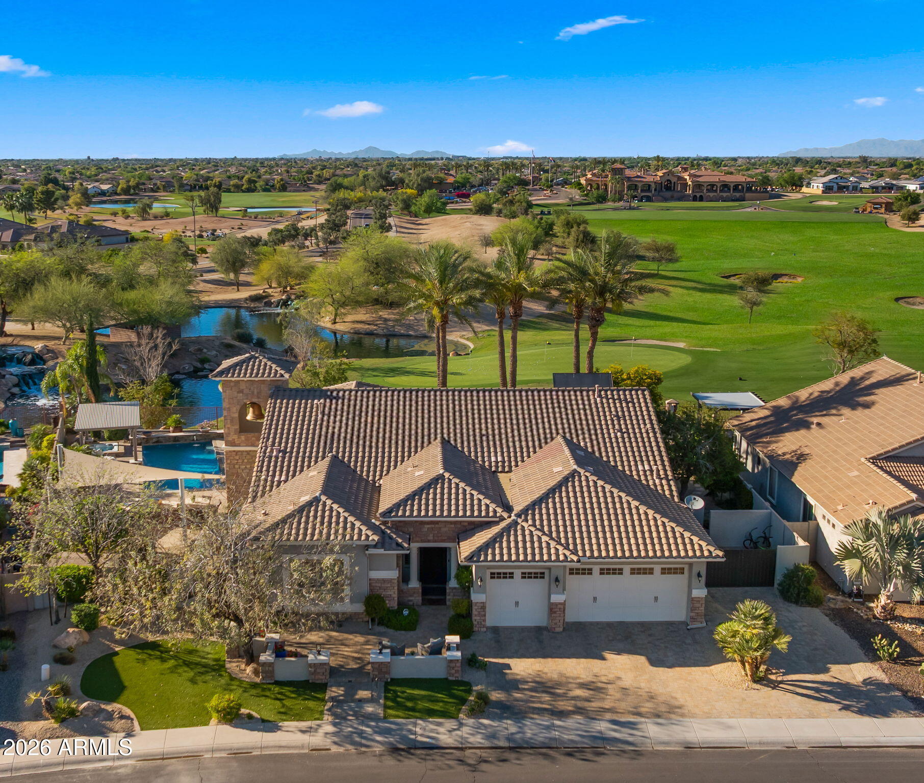 4052 E CLUBVIEW Drive