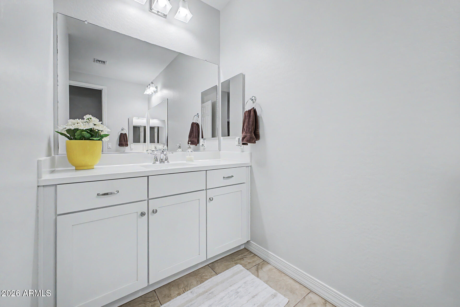 3641 E NARROWLEAF Drive