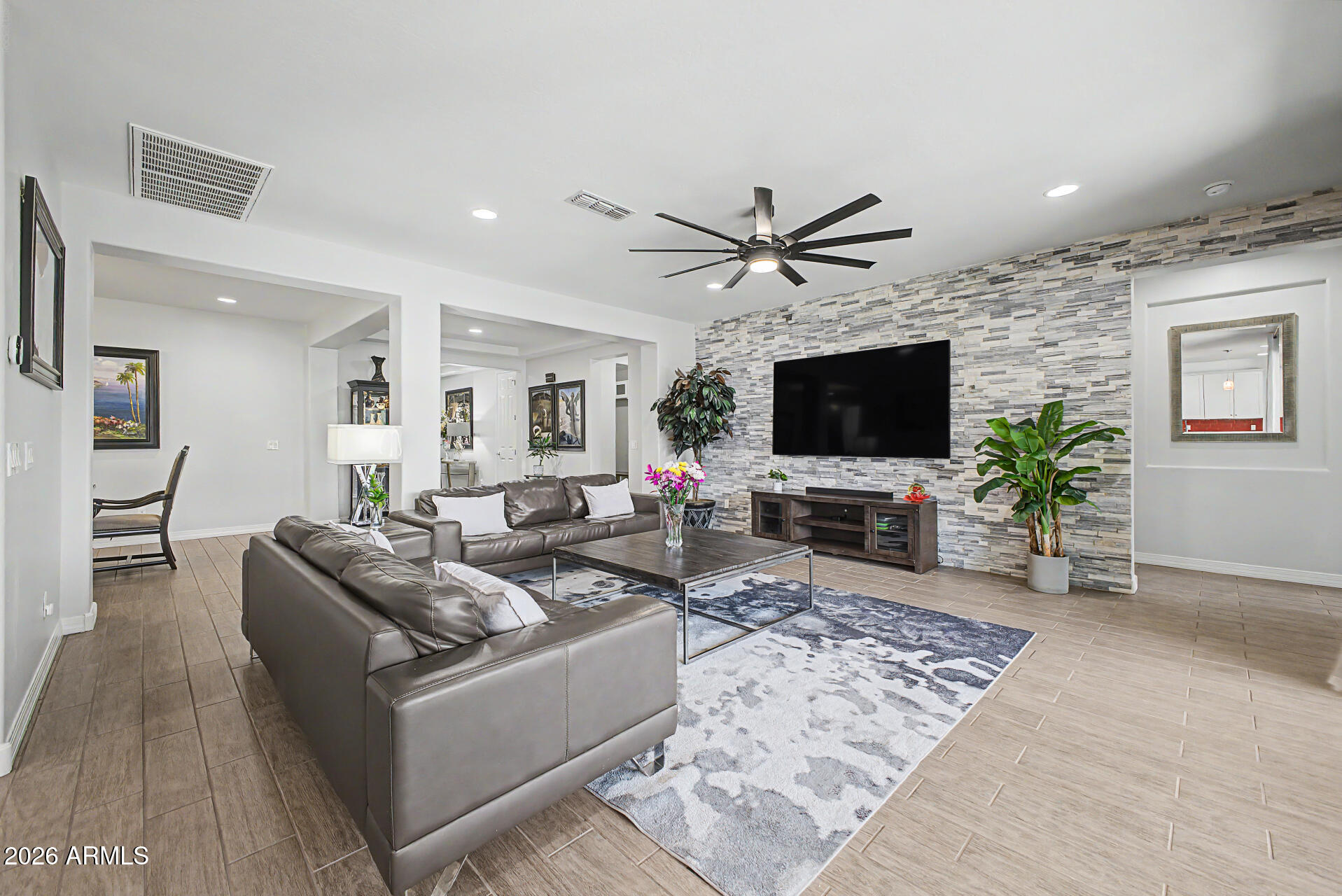 3641 E NARROWLEAF Drive