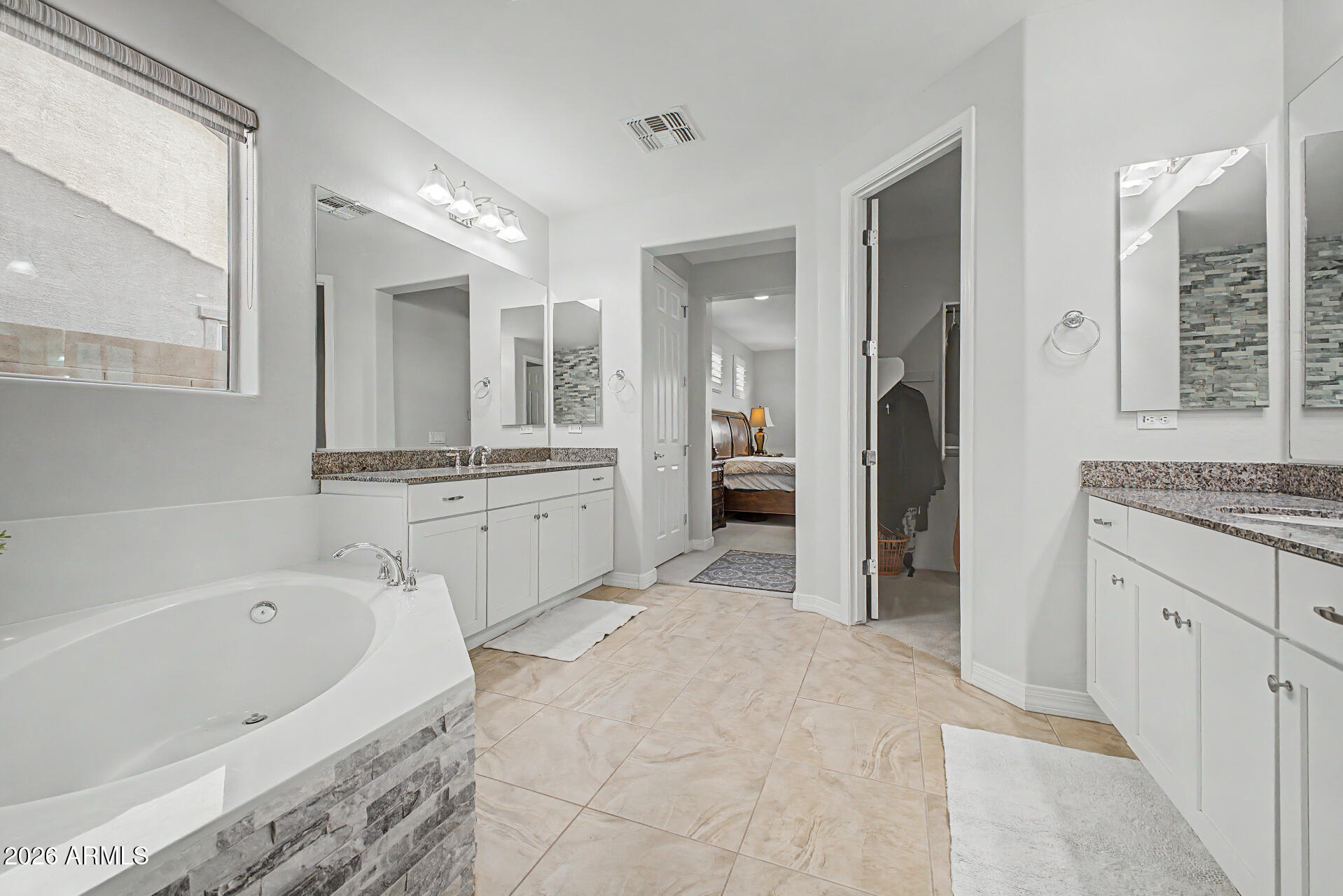 3641 E NARROWLEAF Drive