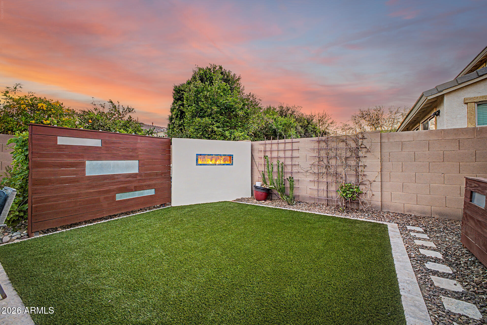 3641 E NARROWLEAF Drive