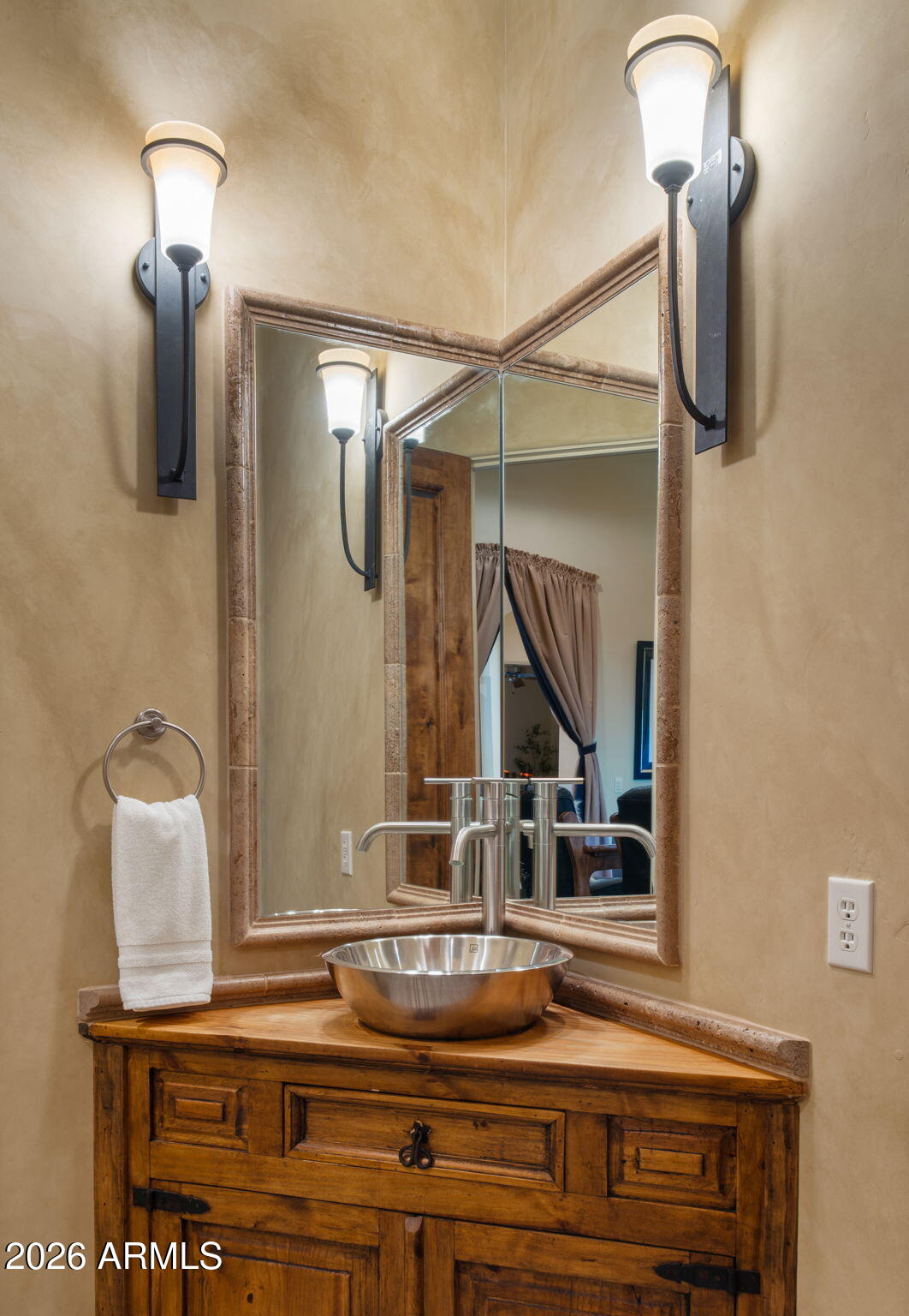 8407 E VIEW CREST Circle