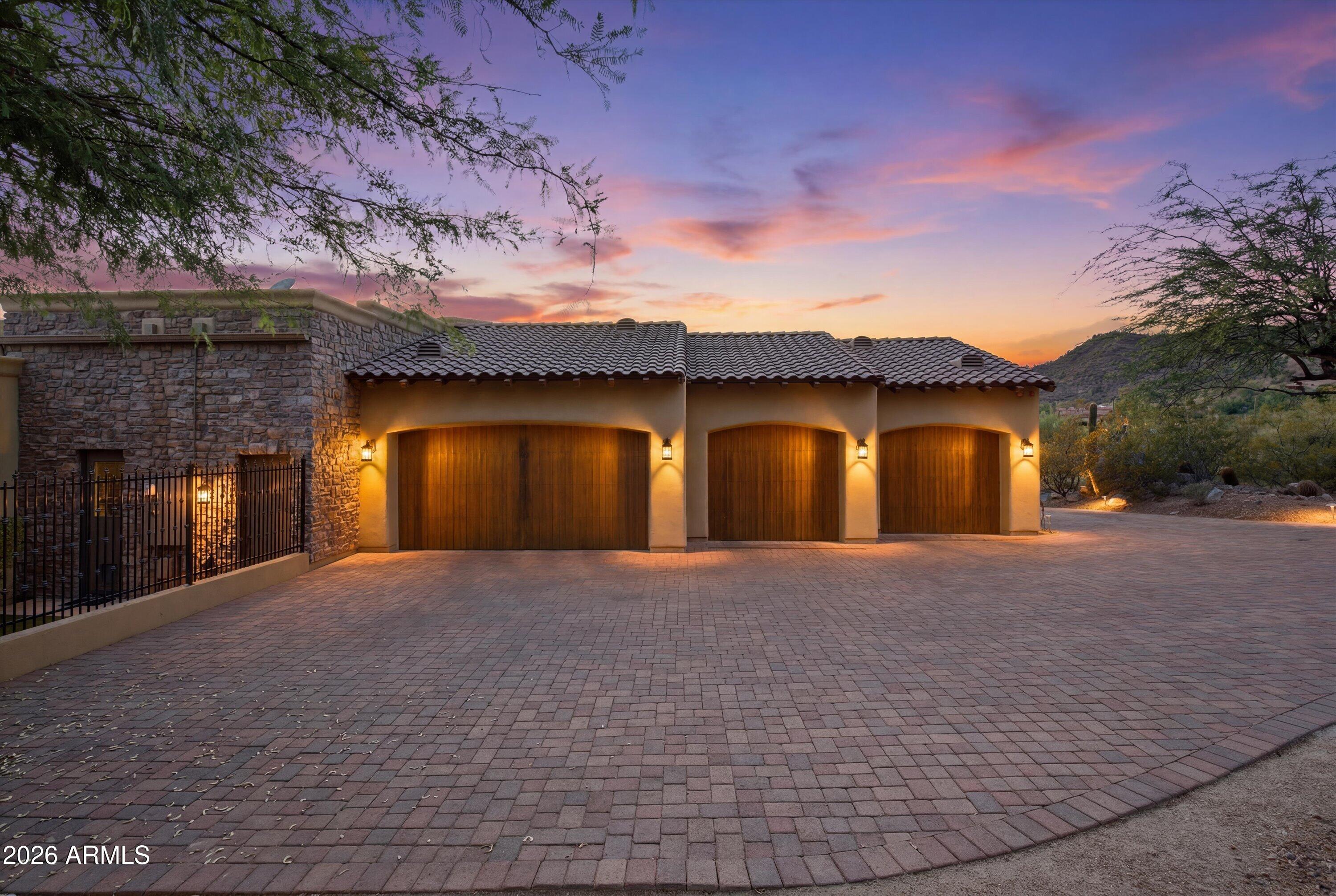 8407 E VIEW CREST Circle