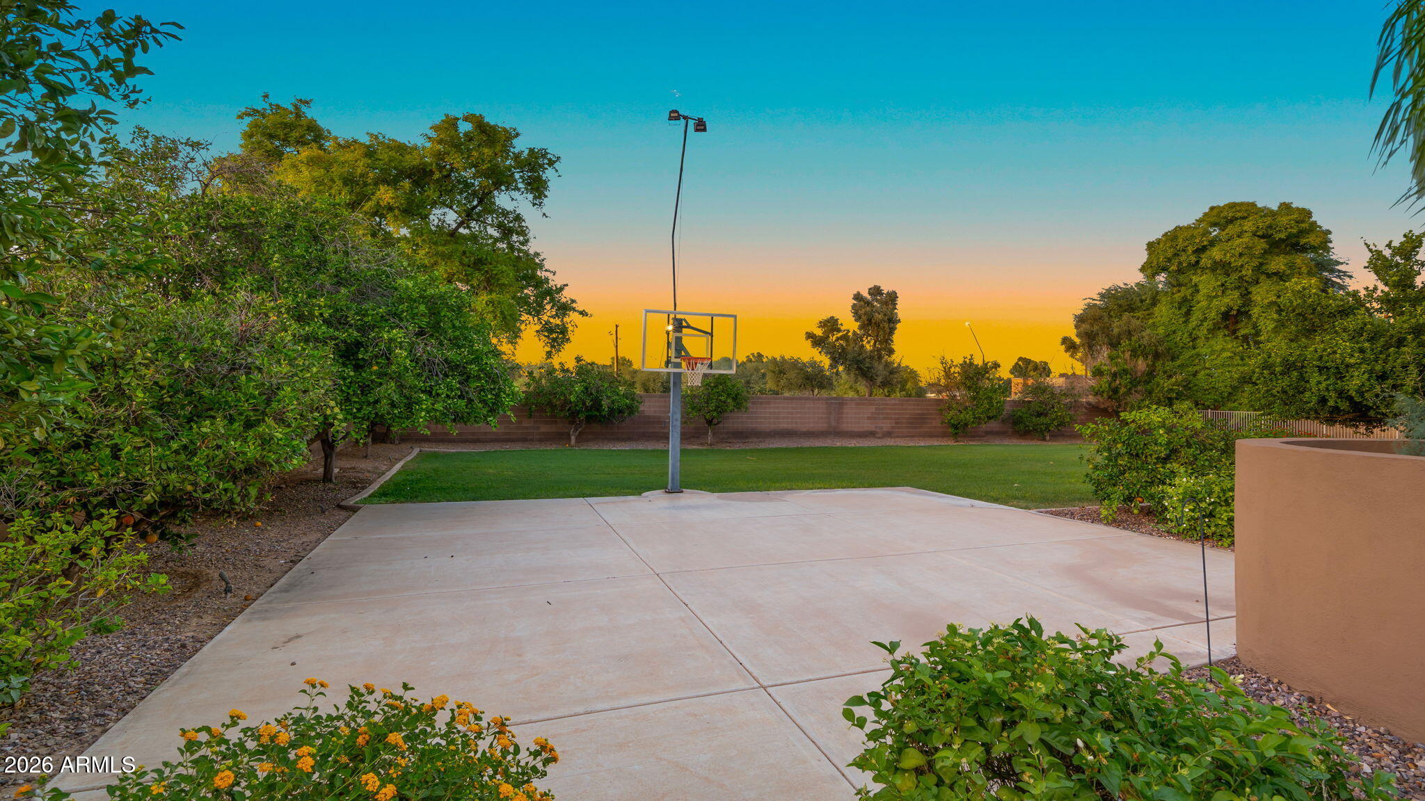 4654 E MEADOWVIEW Court